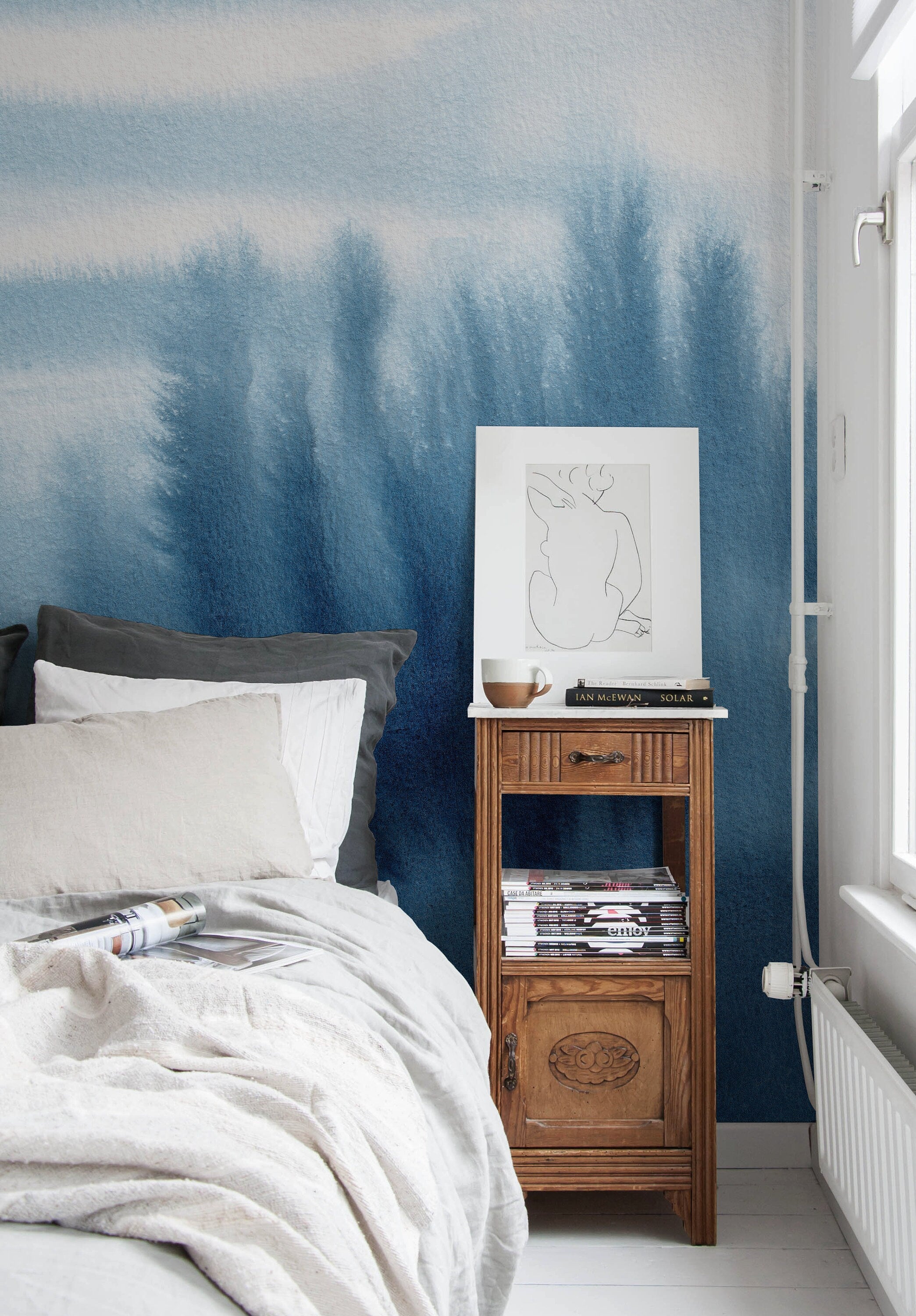 Ombre Wallpaper With An Abstract Watercolor Landscape In Blue And White - X156