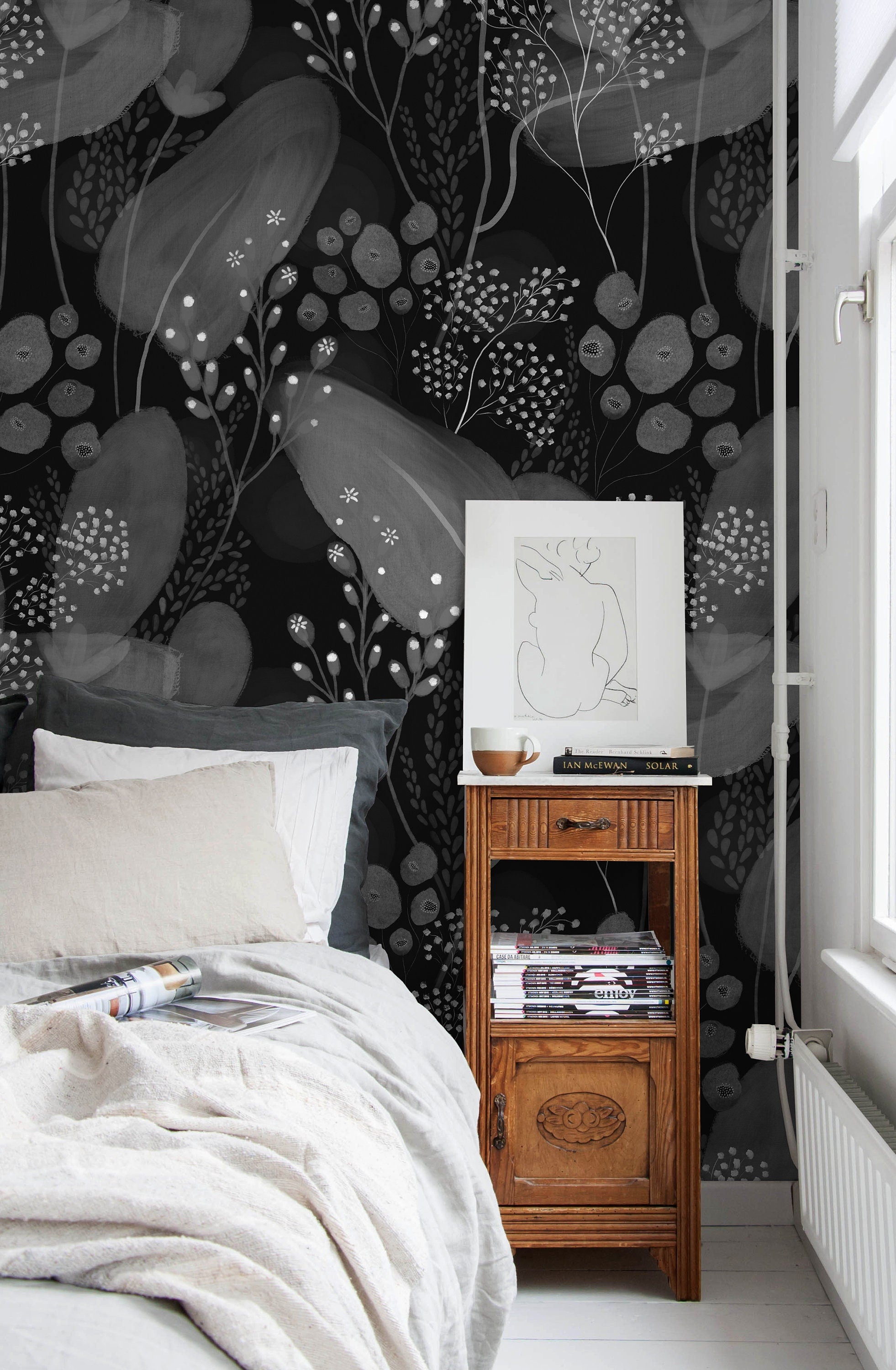 Floral Wallpaper Featuring Abstract Botanicals In Black, Gray, And White - X166