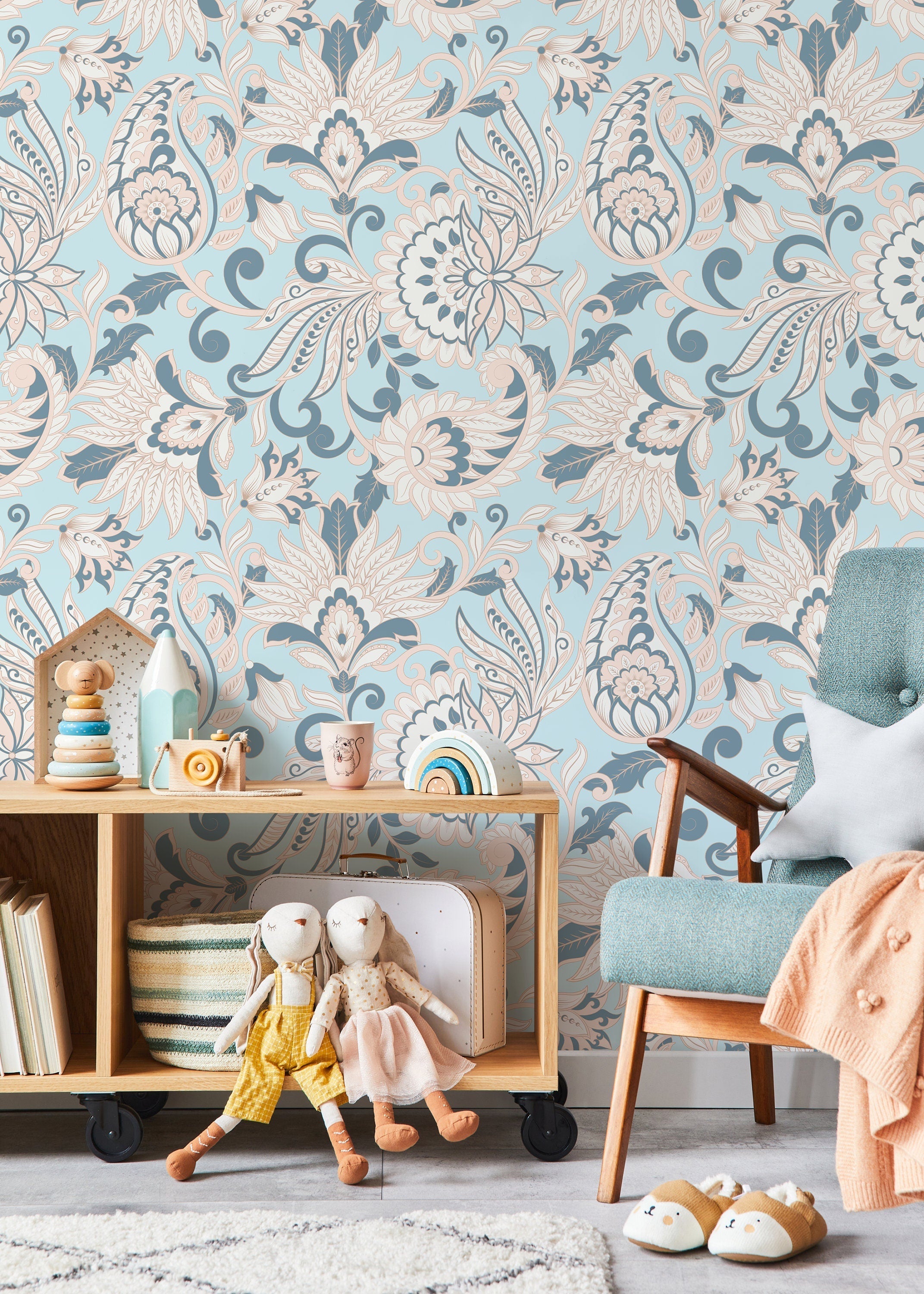Vintage Floral Wallpaper With A Damask Motif In Light Blue And Pink - D090