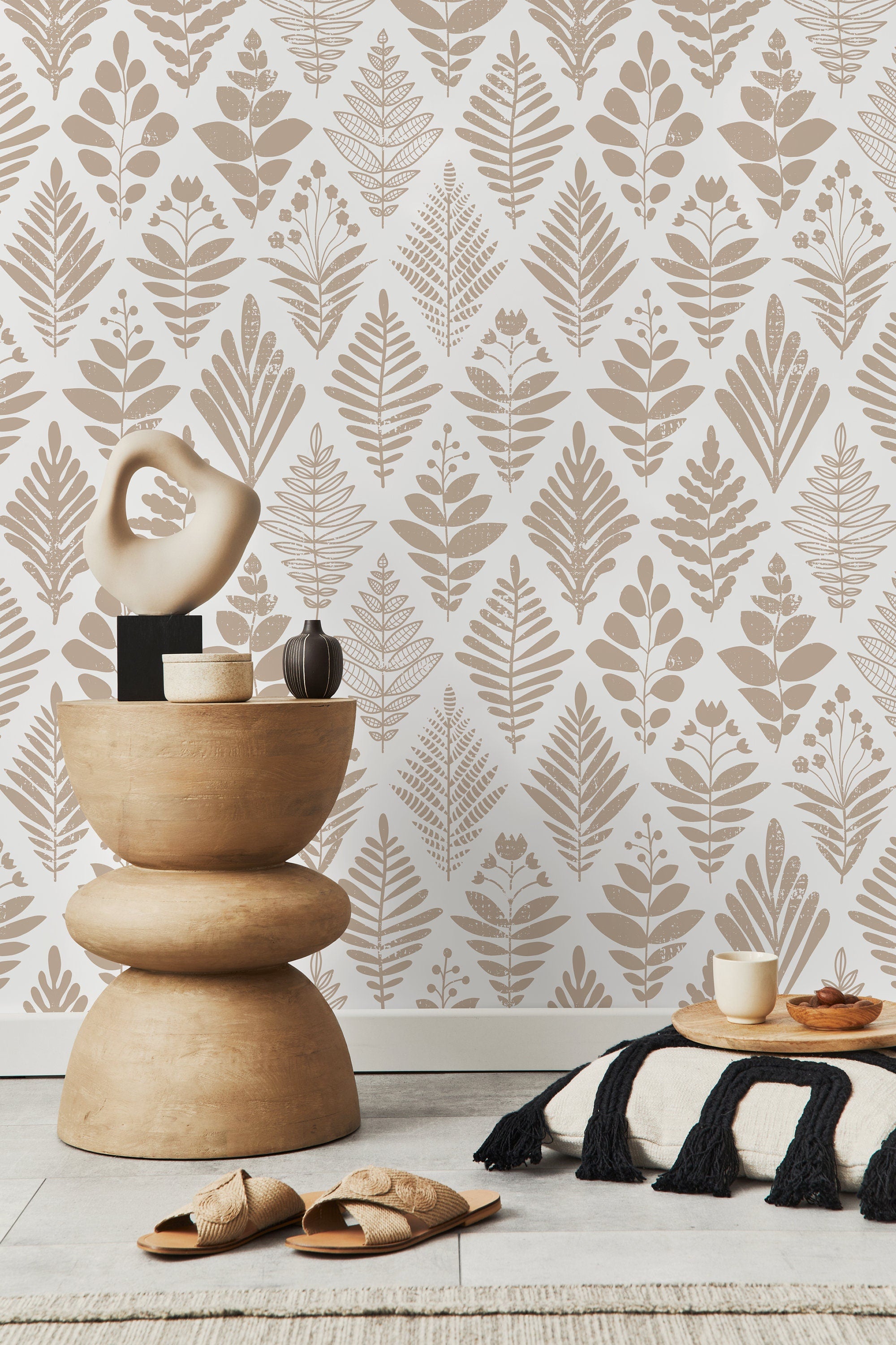 Botanical Wallpaper Featuring Stylized Folk Art Leaves In Beige - D182