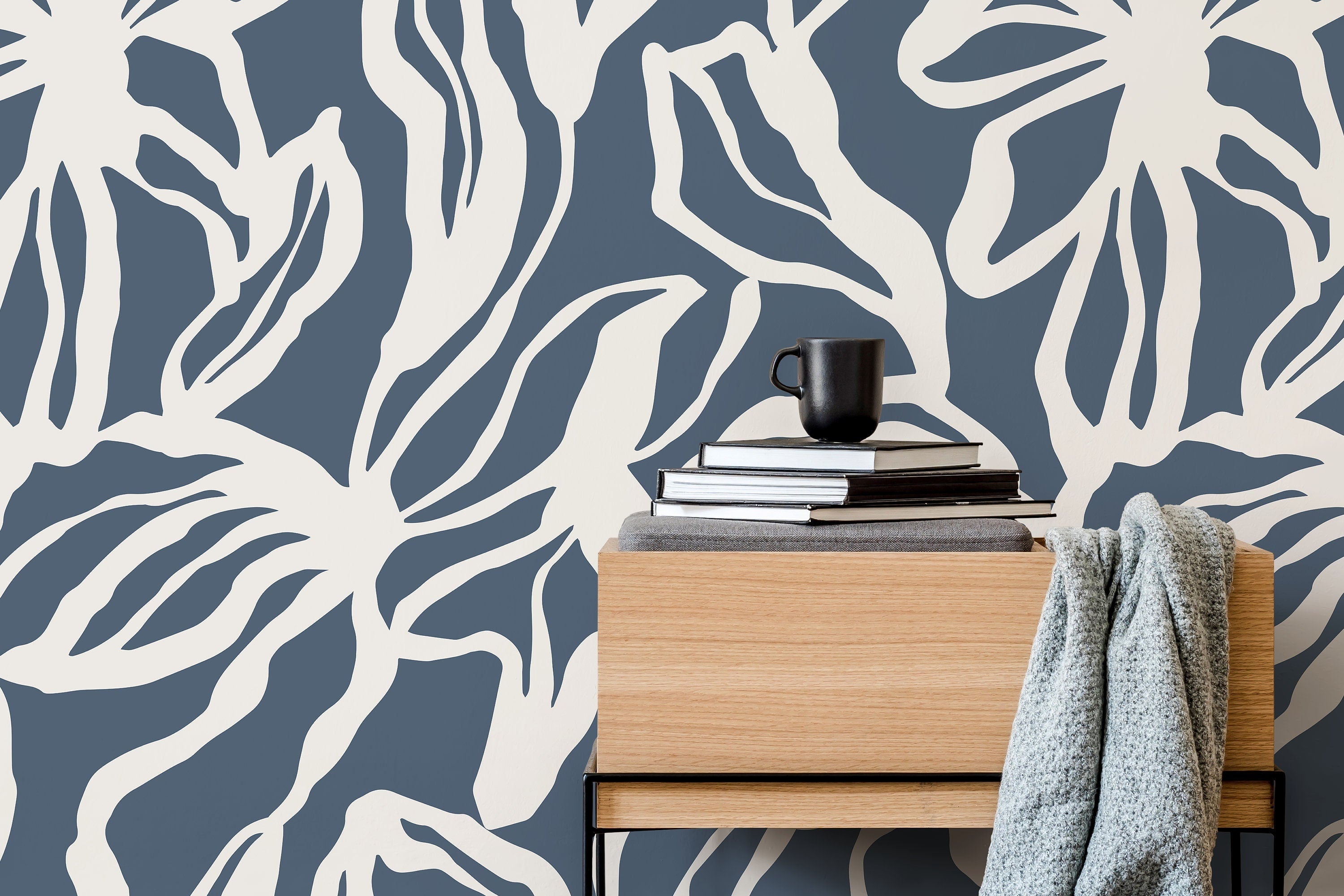 Abstract Floral Wallpaper With Bold Silhouettes In Navy And Cream - D285