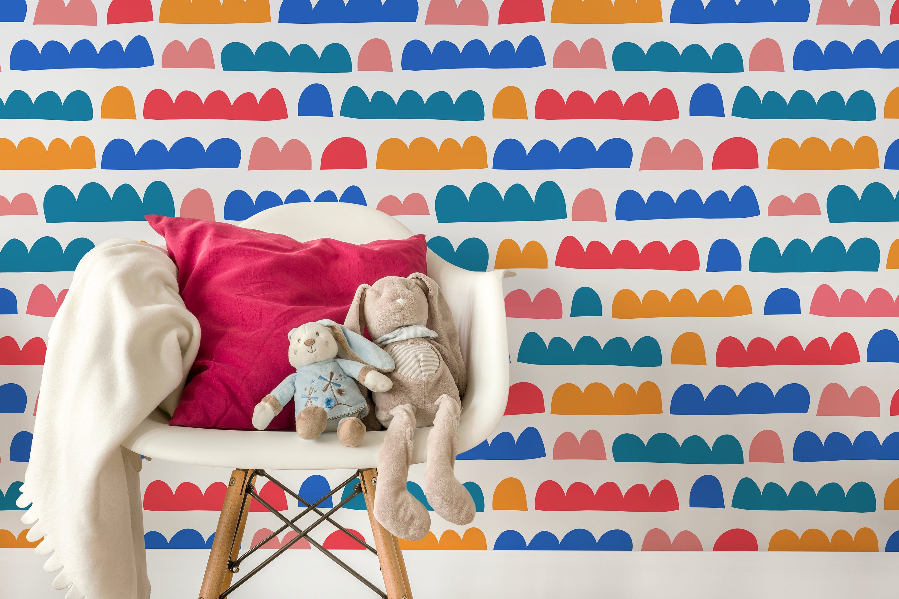 Abstract Wallpaper With Modern Scalloped Shapes In Red, Blue, And Yellow - D337