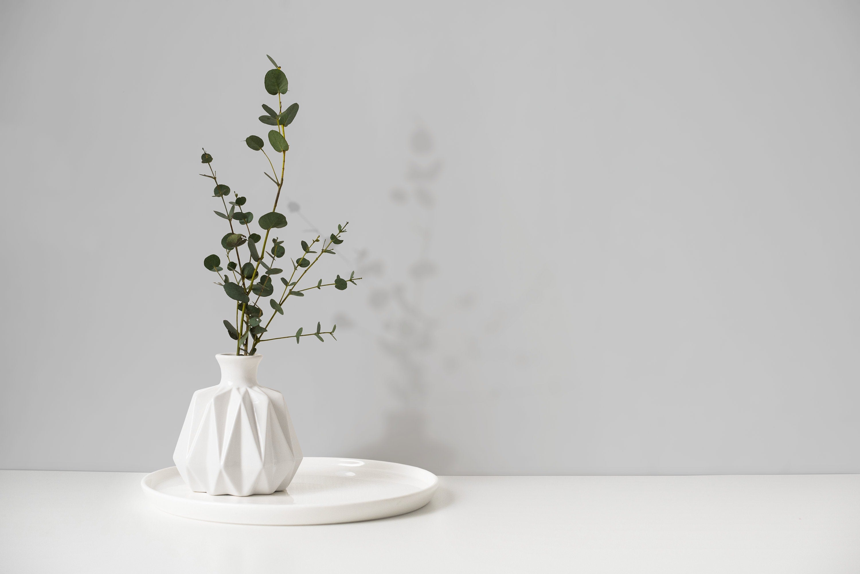 Solid Color Wallpaper With A Smooth Finish In Light Gray - D411