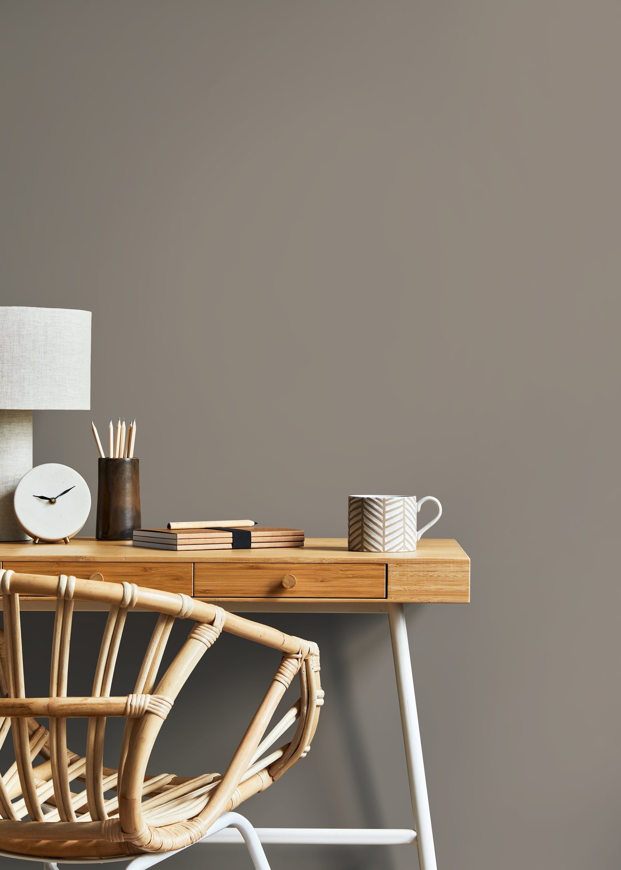 Minimalist Wallpaper Featuring A Solid Color In Middle Gray - D421