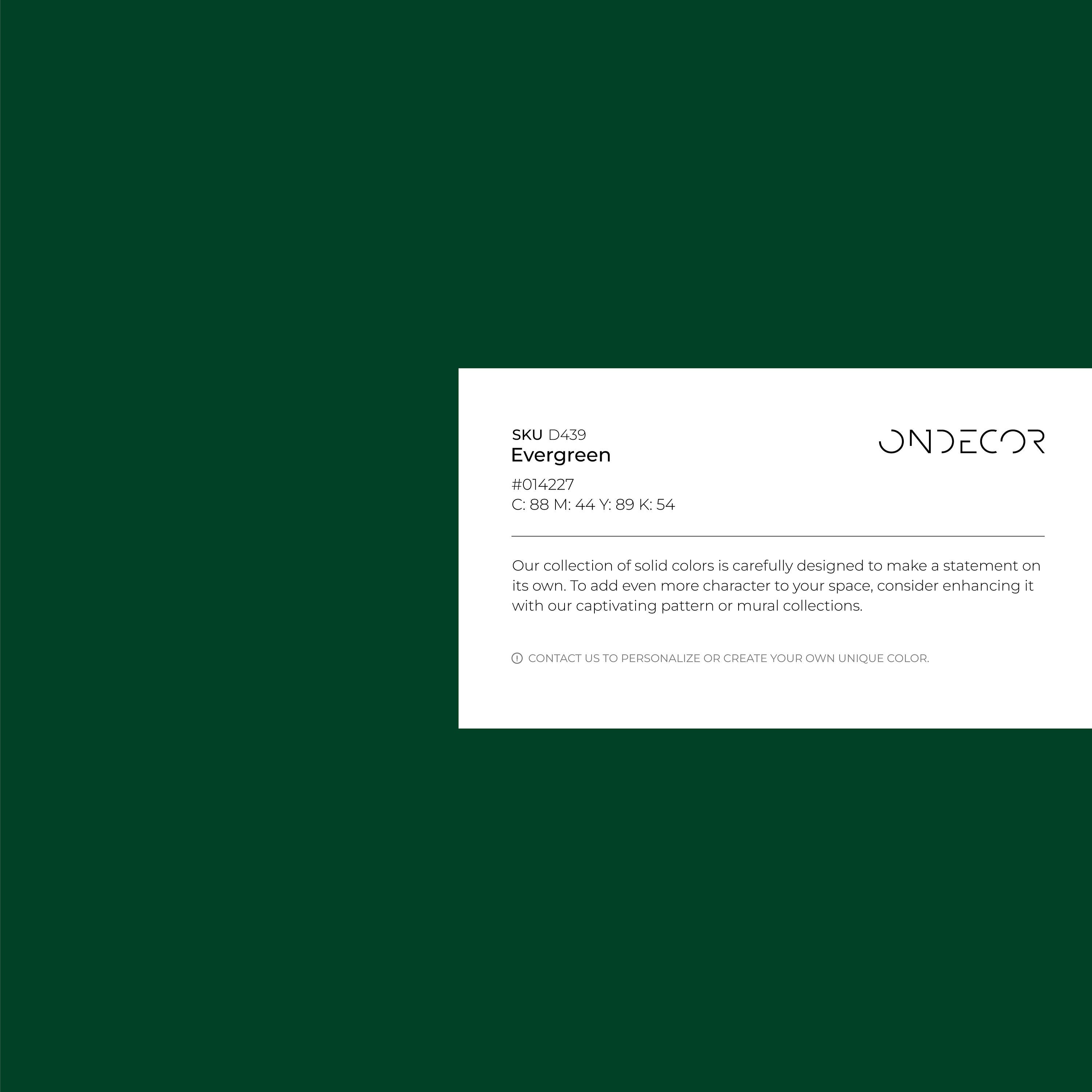 Solid Color Wallpaper In A Rich Castleton Green - D439