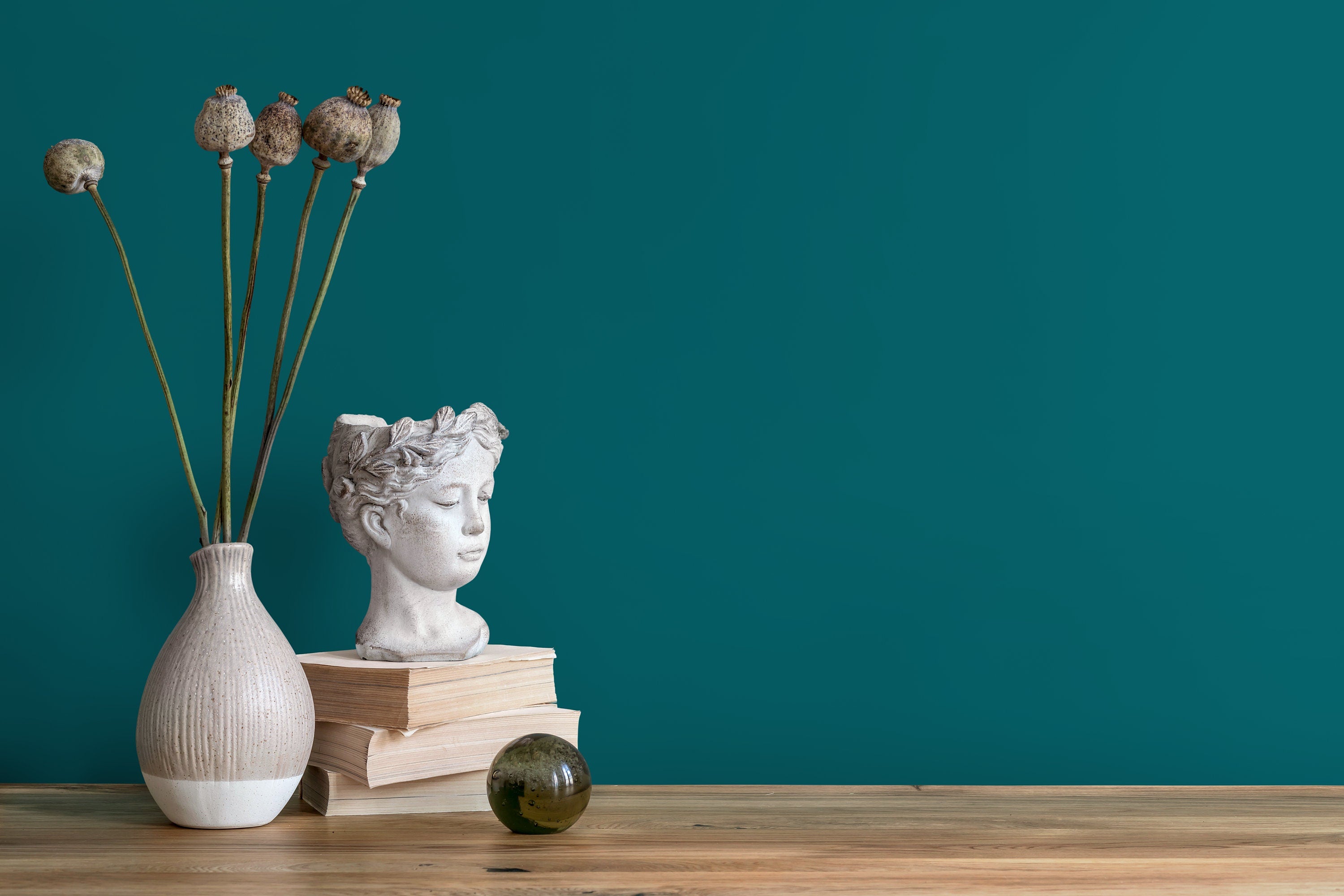 Minimalist Wallpaper Featuring A Solid Color In Skobeloff Green - D444