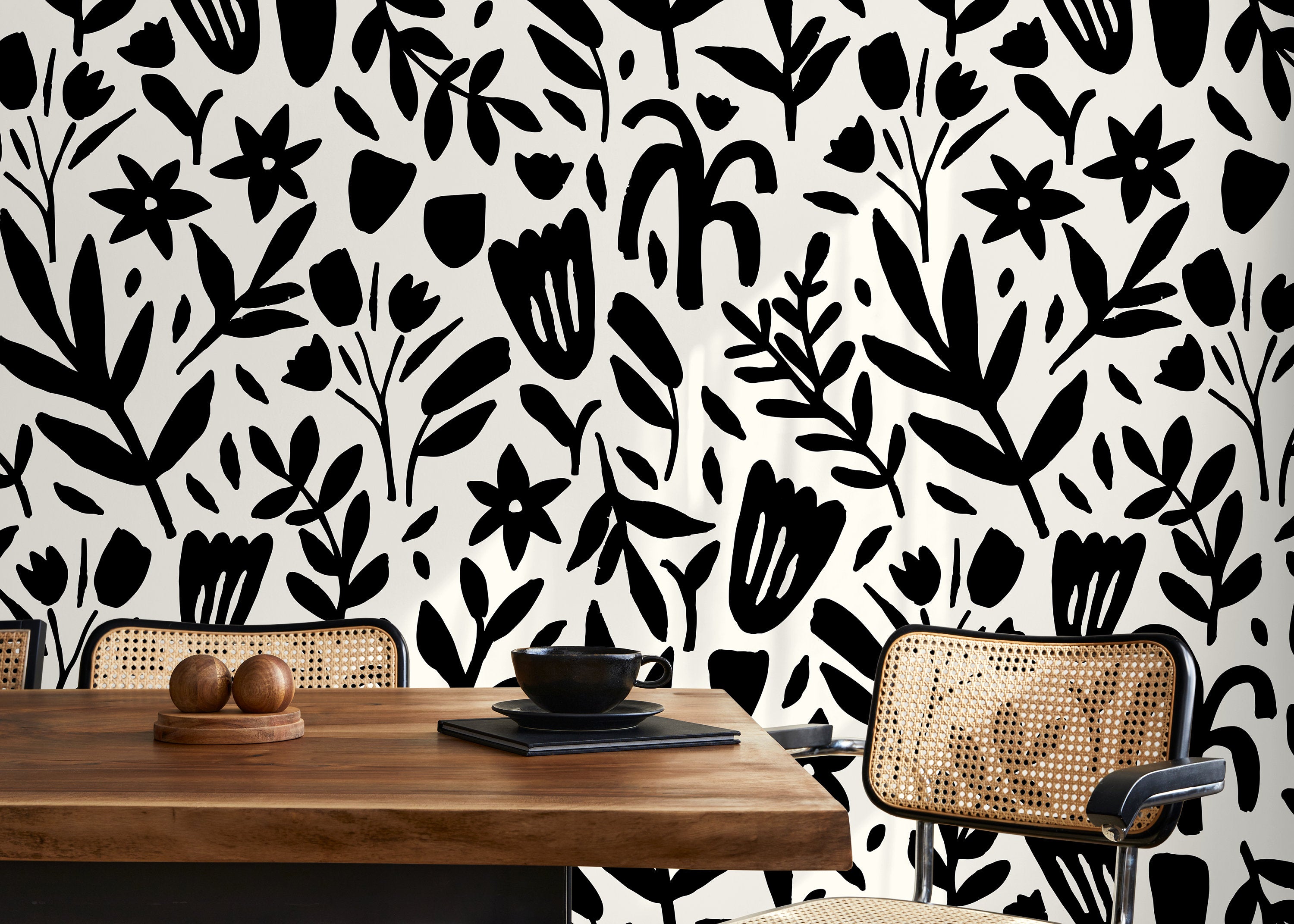 Floral Wallpaper Featuring Bold Cutout Florals In Black And White - D370