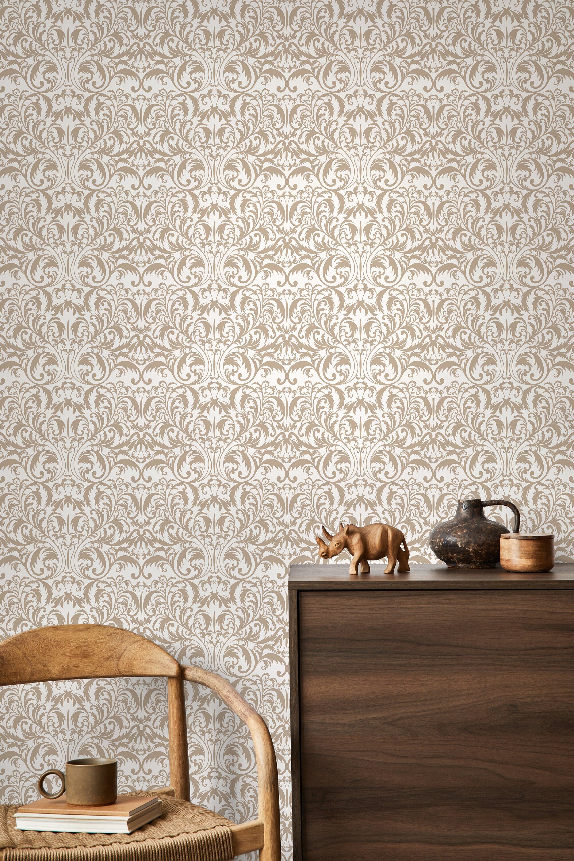 Victorian Wallpaper With An Elegant Damask Motif In Beige - D364