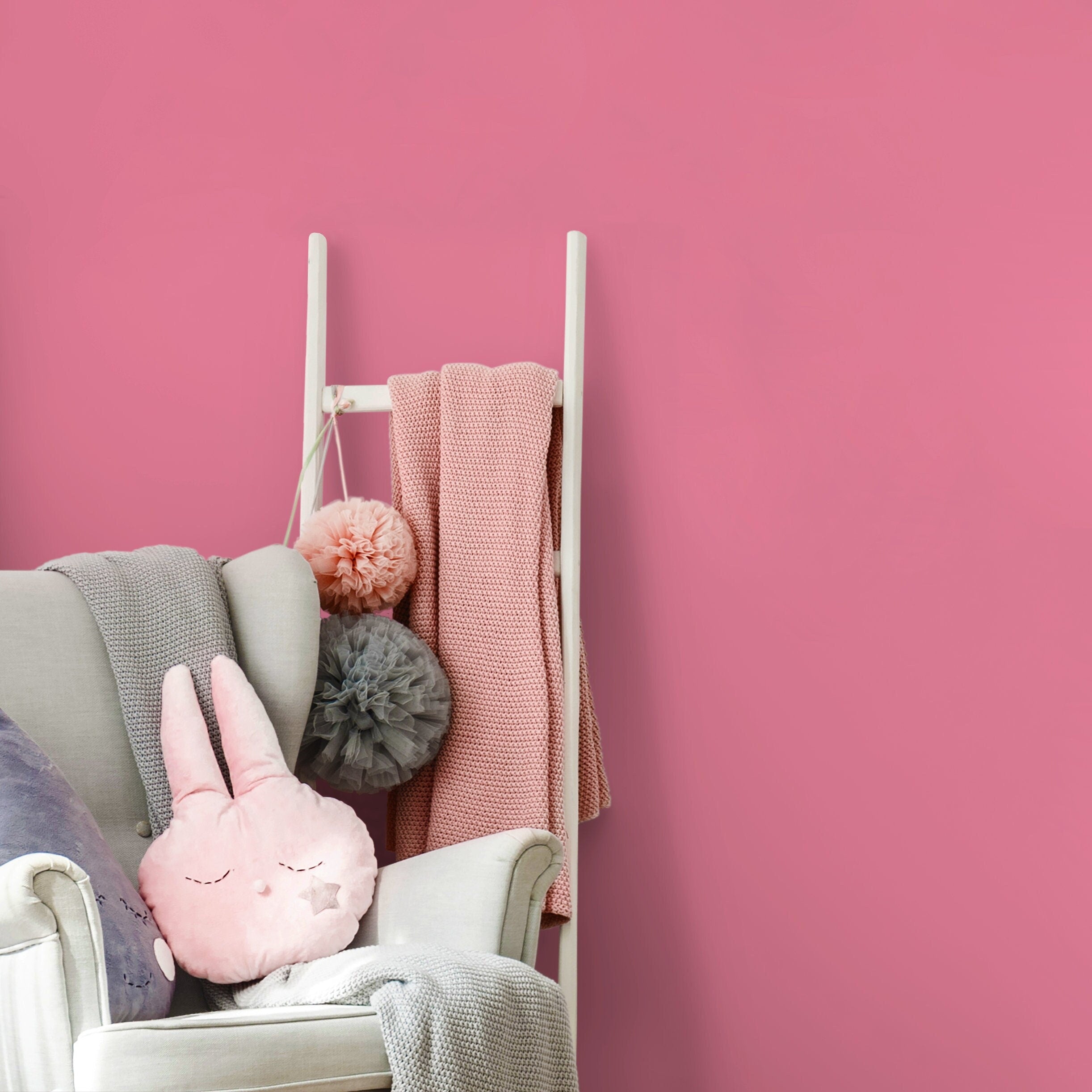 Solid Color Wallpaper With A Shimmering Finish In Blush Pink - D454