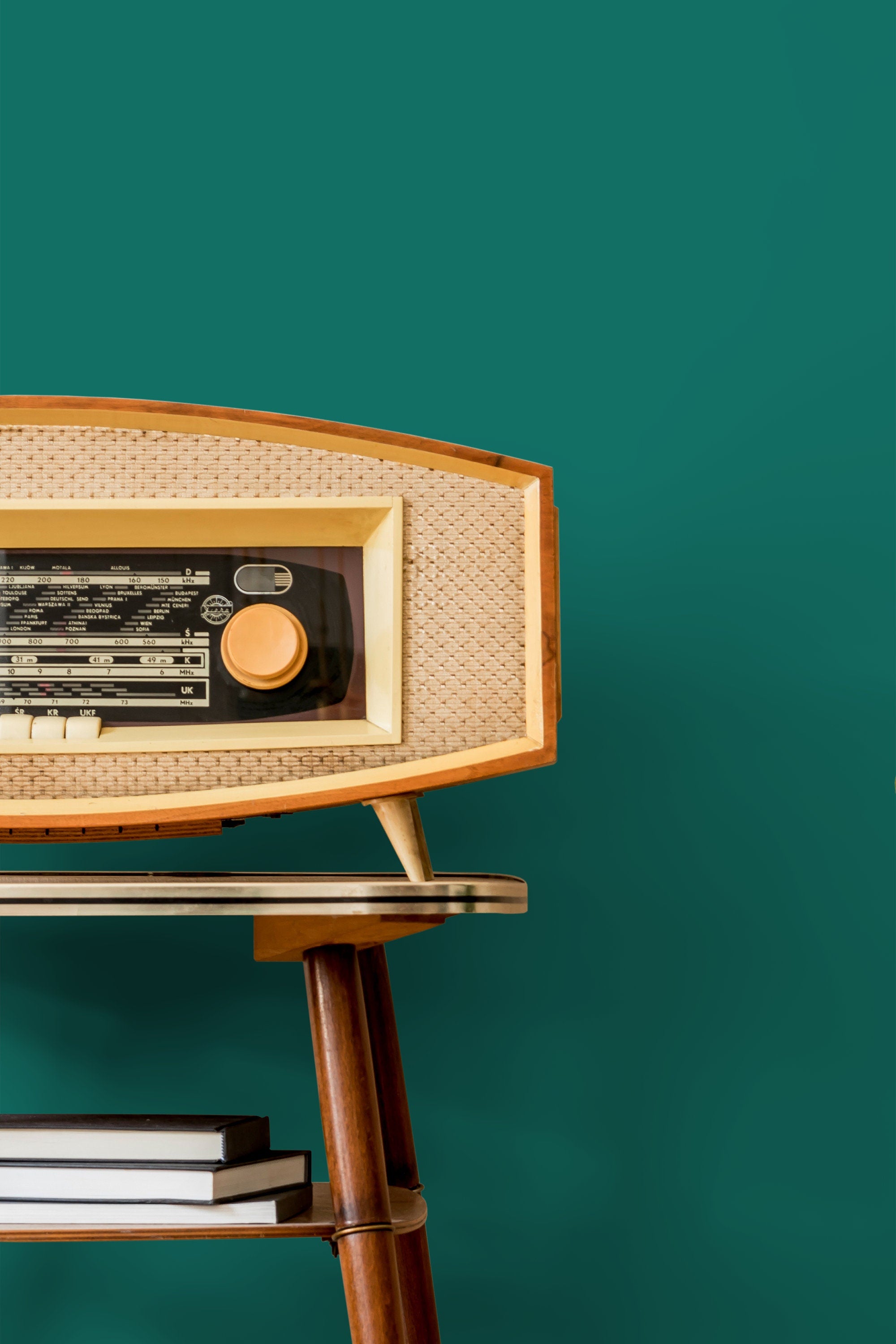 Solid Color Wallpaper In A Rich Green-turquoise - D469