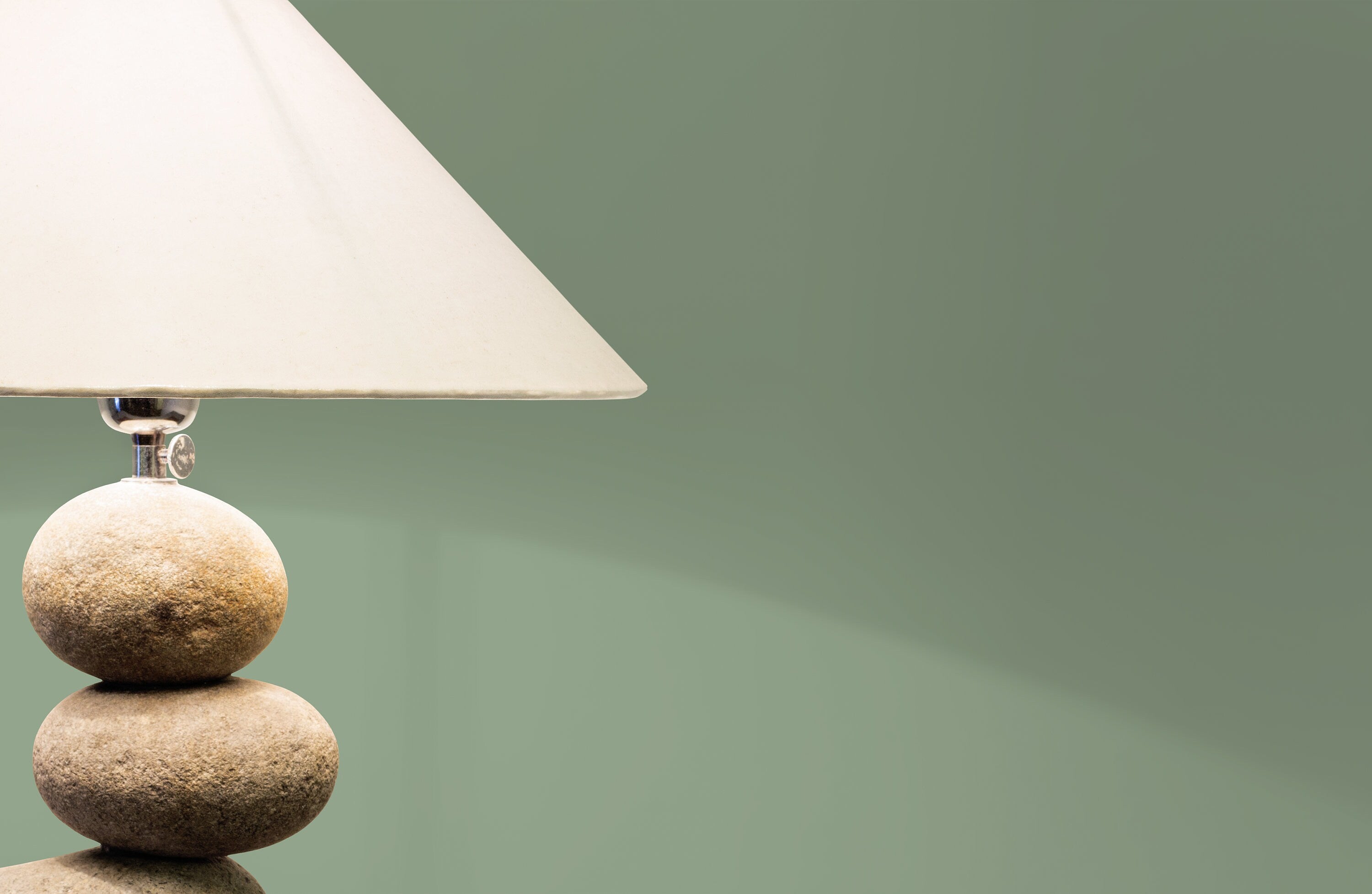 Solid Color Wallpaper With A Soothing Laurel Green Hue - D473