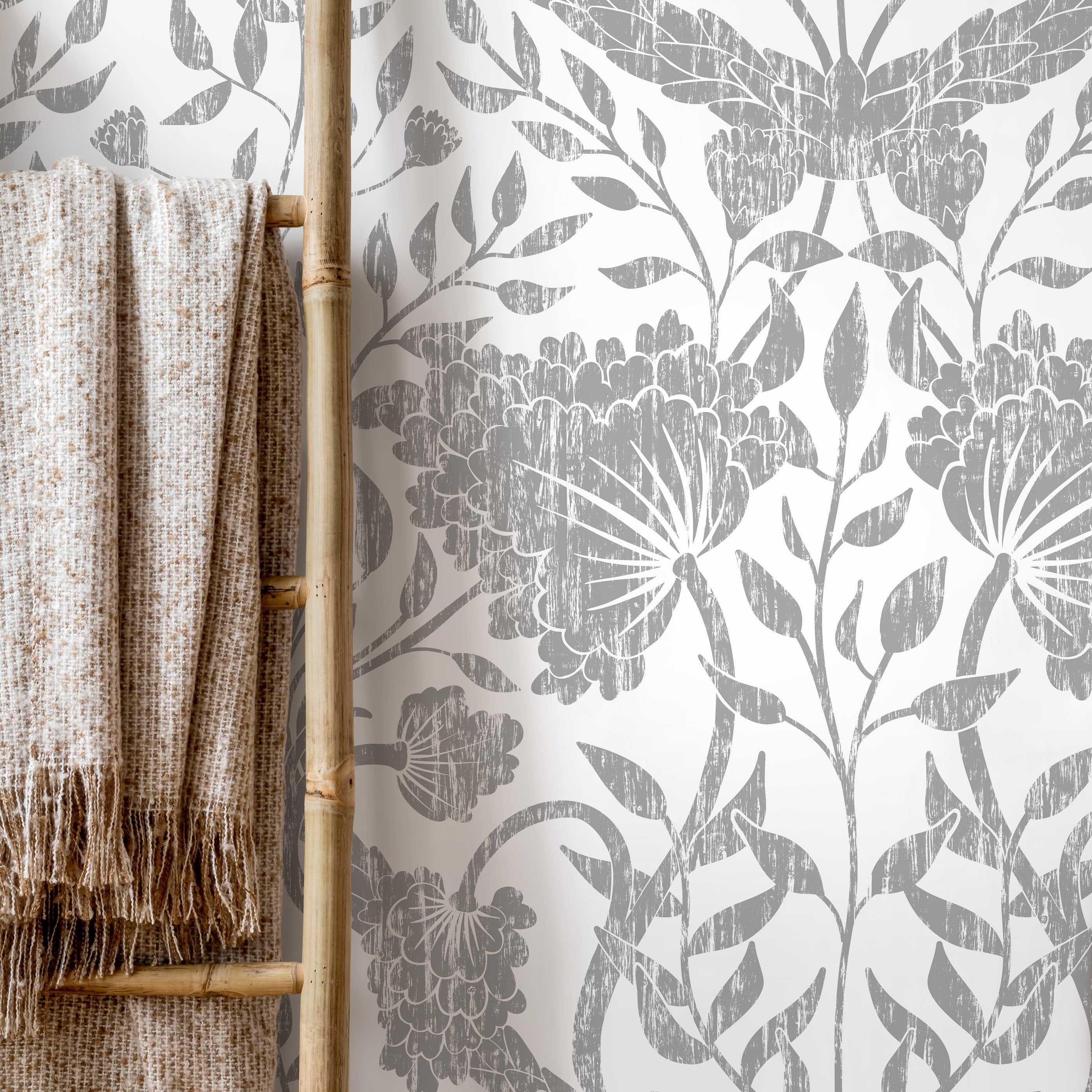 Floral Damask Wallpaper With A Distressed Motif In Grey - X169