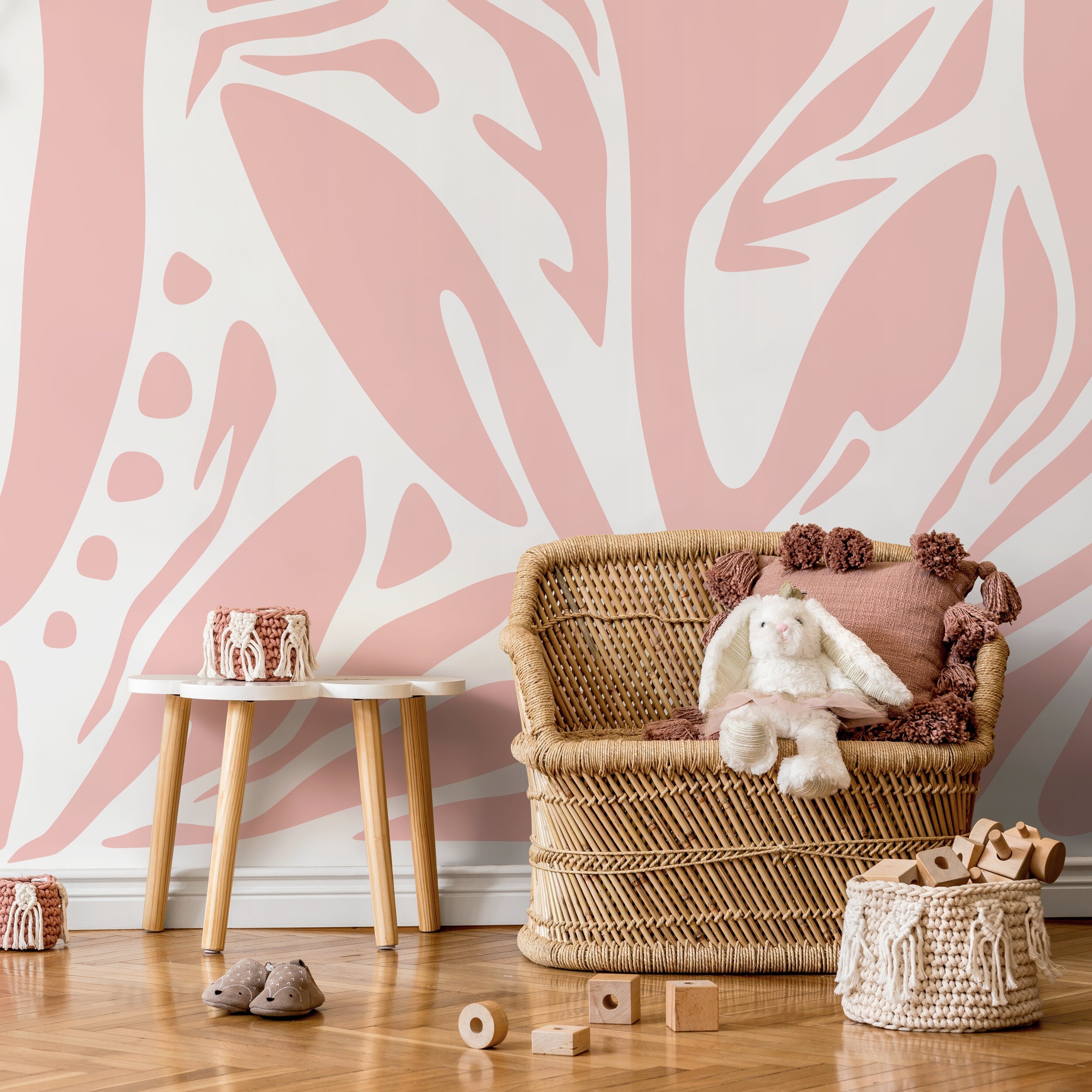 Abstract Wallpaper With Large Organic Forms In Pink - D635