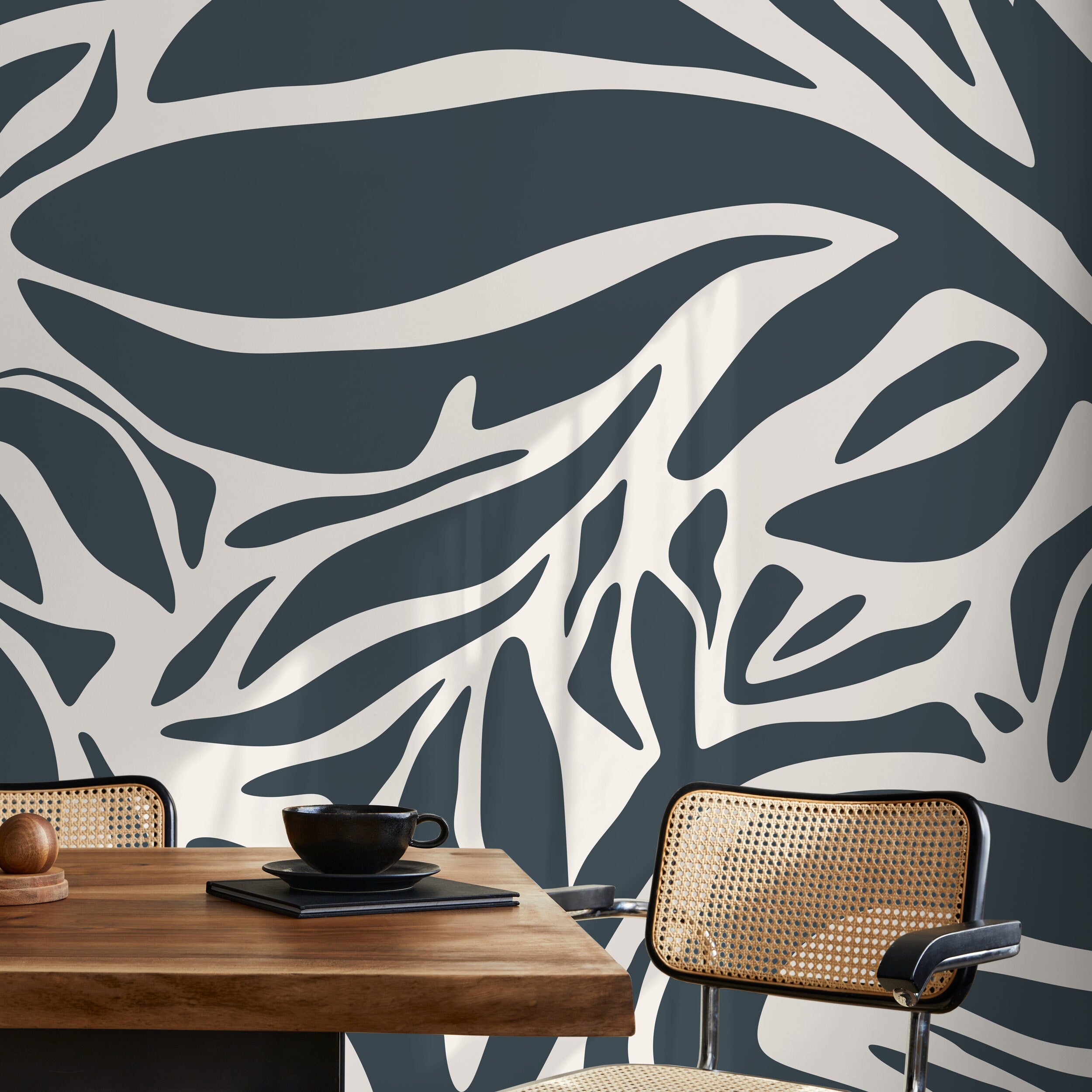 Abstract Wallpaper With Bold Organic Shapes In Dark Grey And Off-white - D631