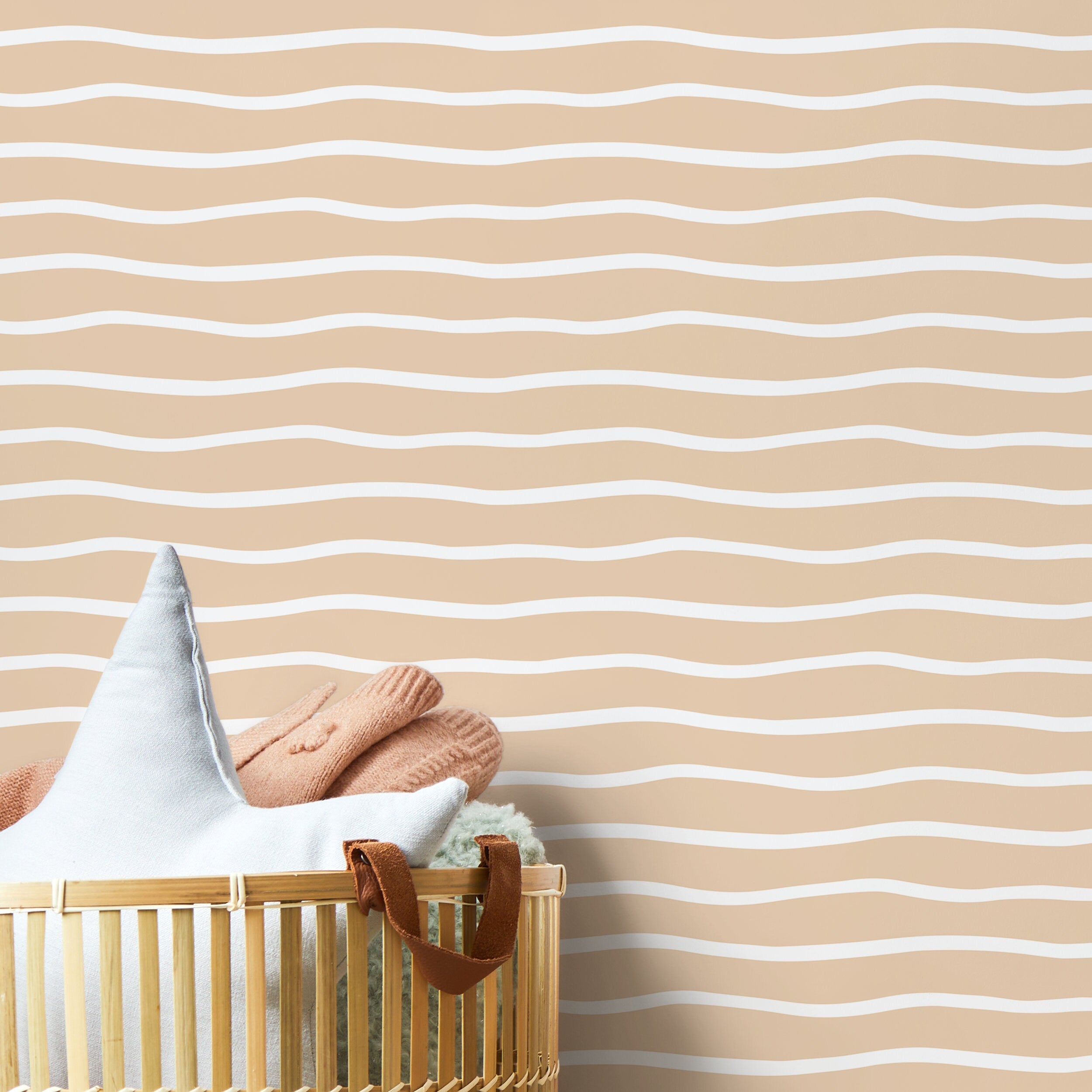 Abstract Wallpaper With A Wavy Line Motif In Beige And White - D748