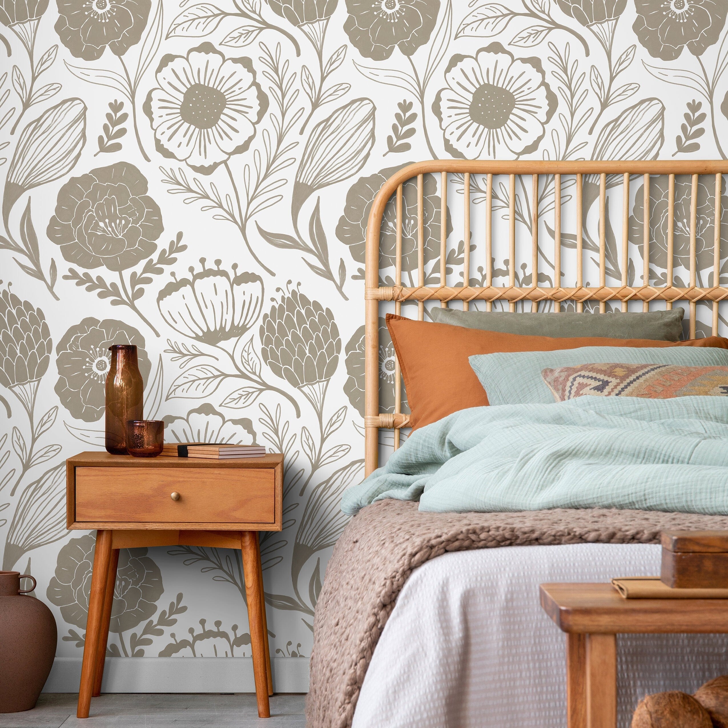 Floral Wallpaper Featuring Hand-drawn Blooms In Beige - D946