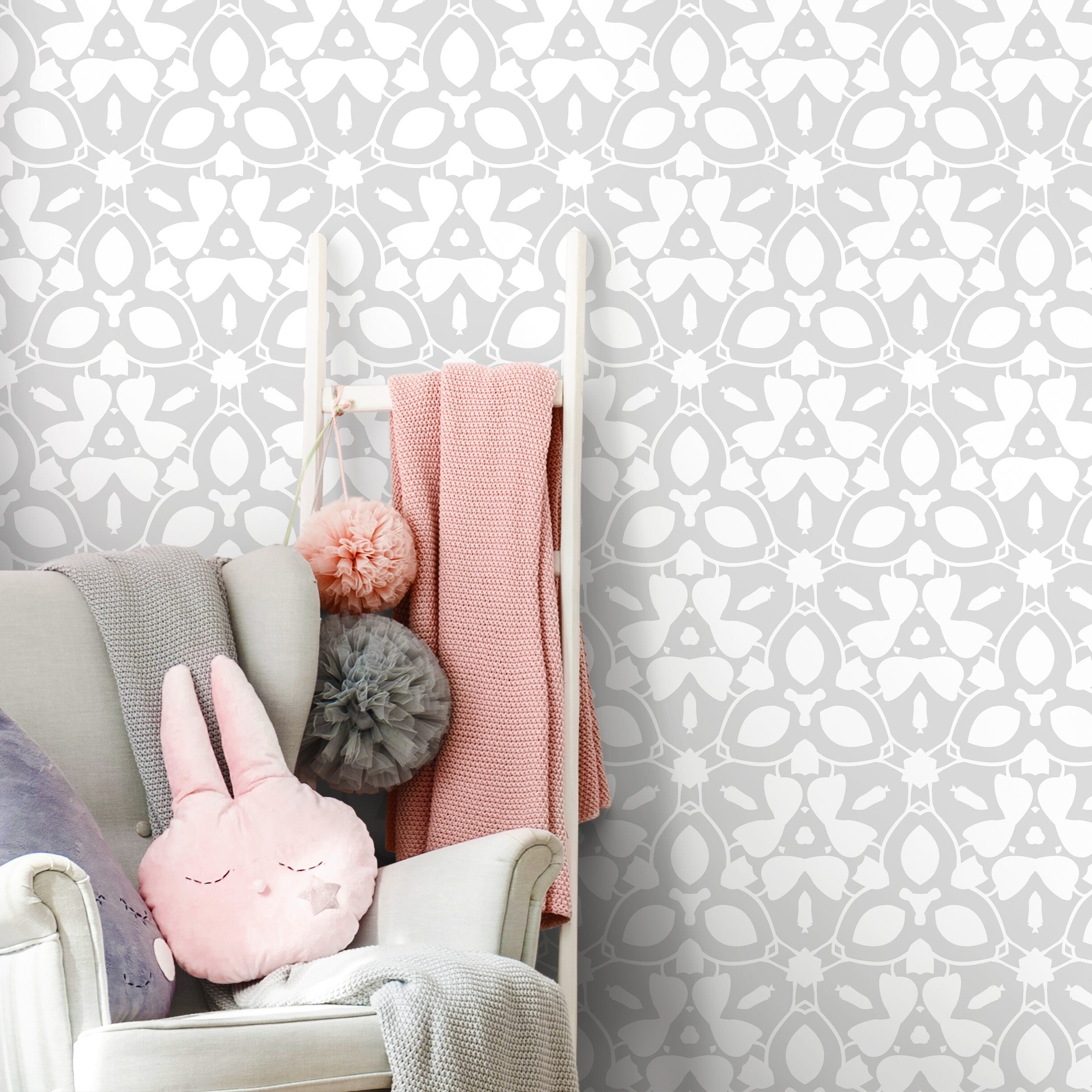 Abstract Wallpaper With A Symmetrical Kaleidoscope Motif In Gray And White - X045