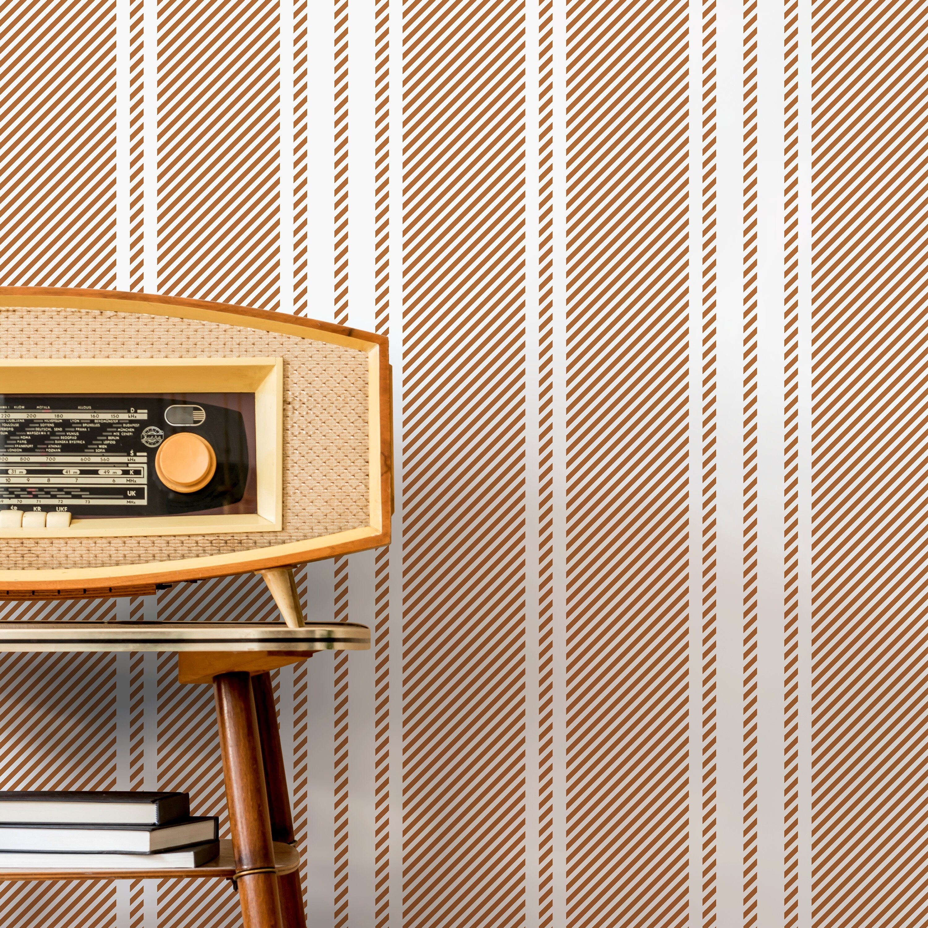 Striped Wallpaper With A Diagonal Line Pattern In Orange - D783