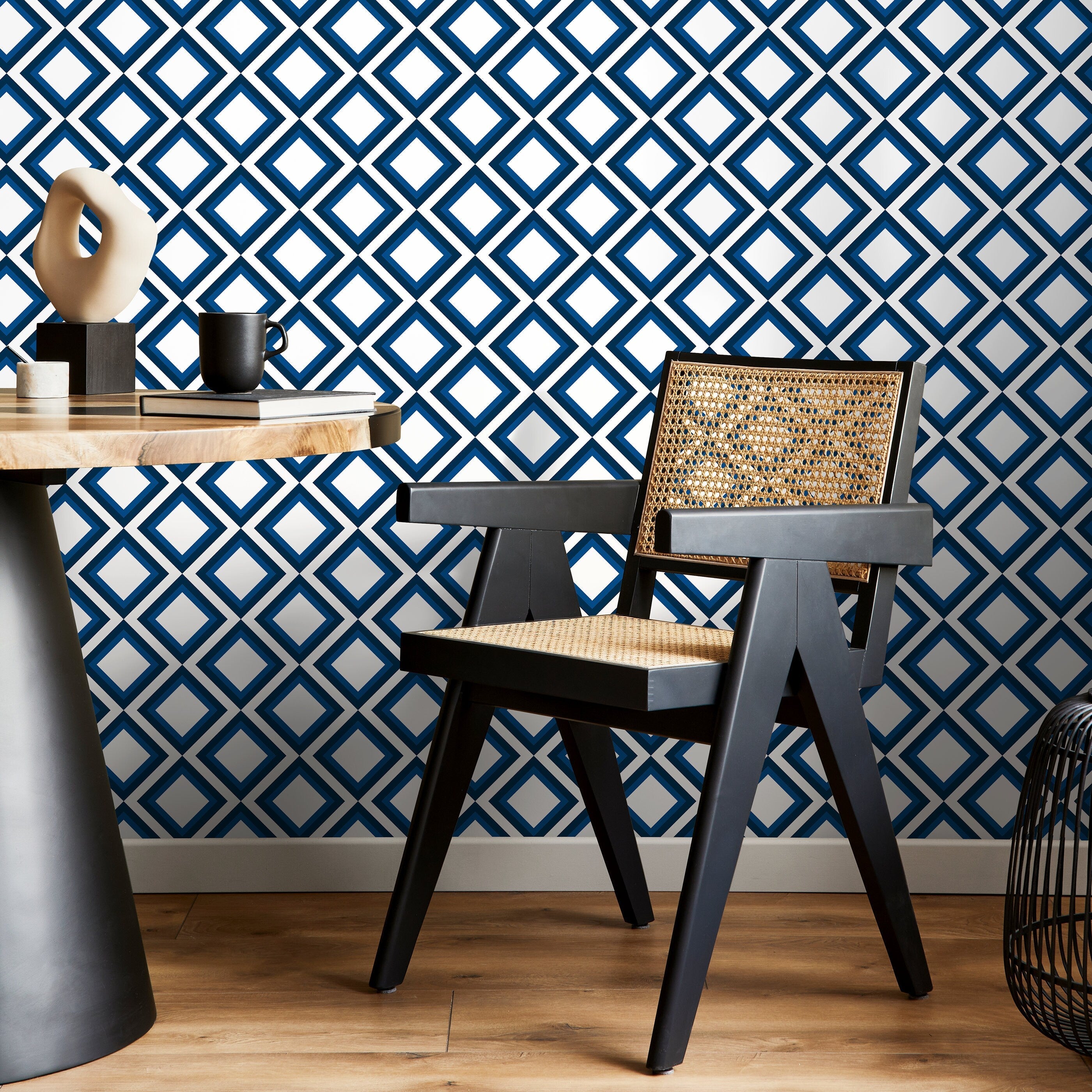 Geometric Wallpaper With A Concentric Diamond Motif In Blue And White - A330