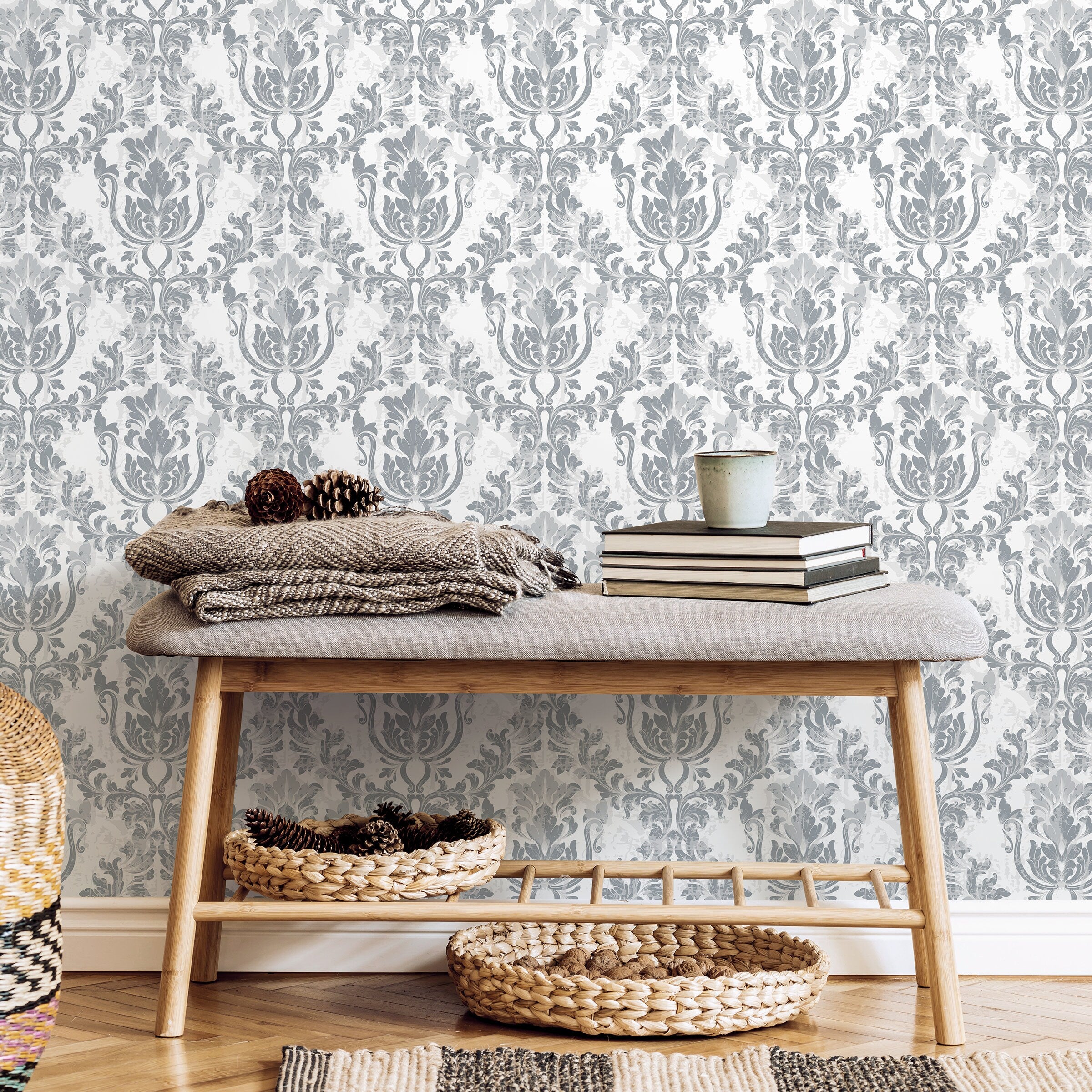 Damask Wallpaper With A Vintage Scroll Motif In Grey And White - D949