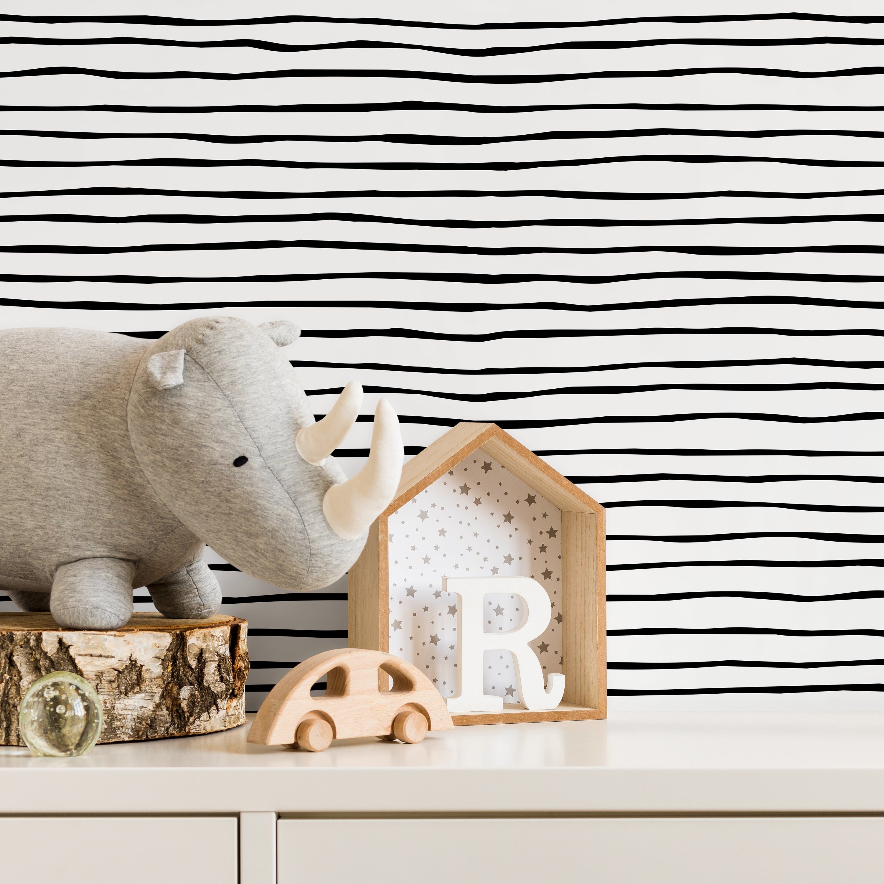 Abstract Wallpaper With Hand-drawn Stripes In Black And White - D772