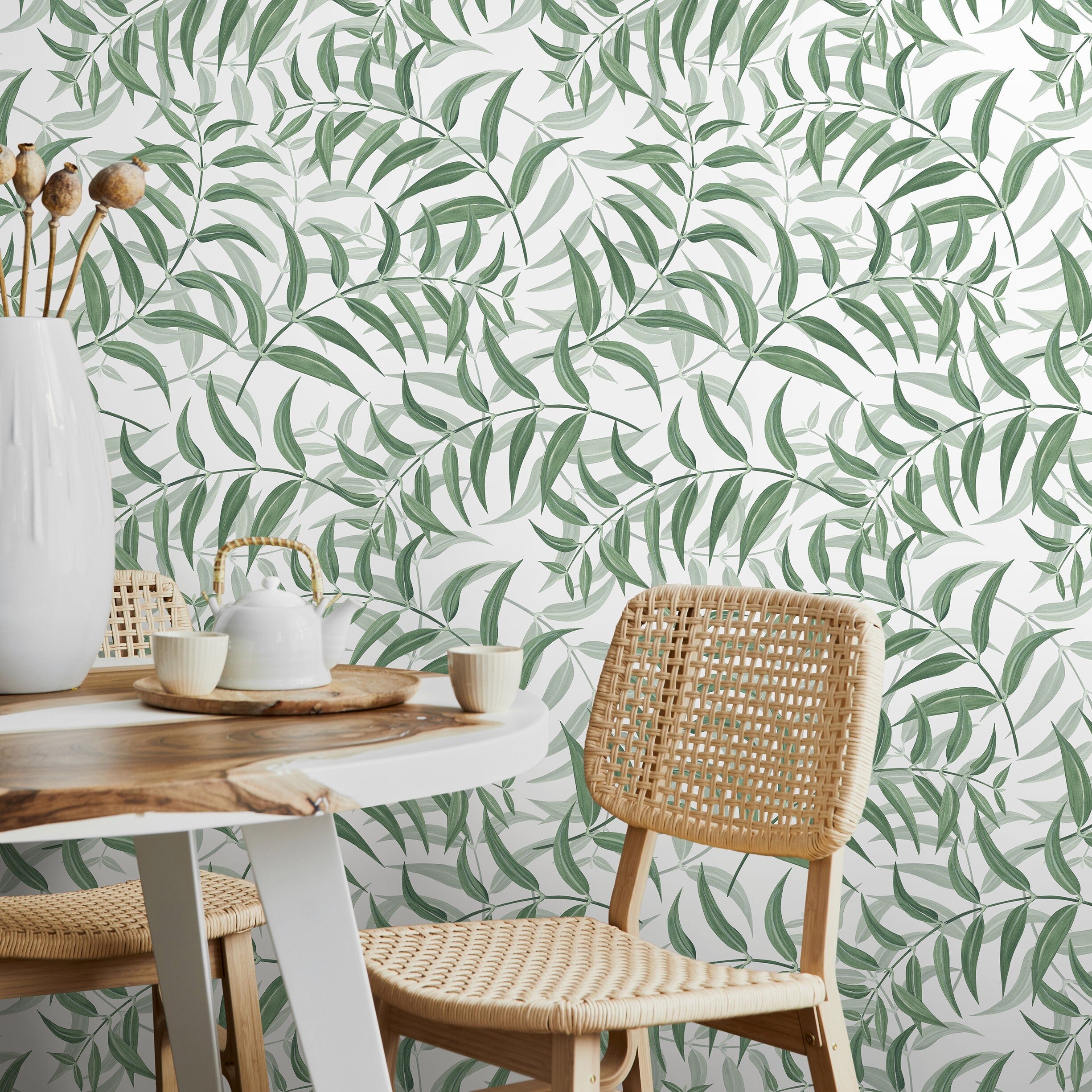 Botanical Wallpaper With A Graceful Willow Leaf Motif In Green - X197