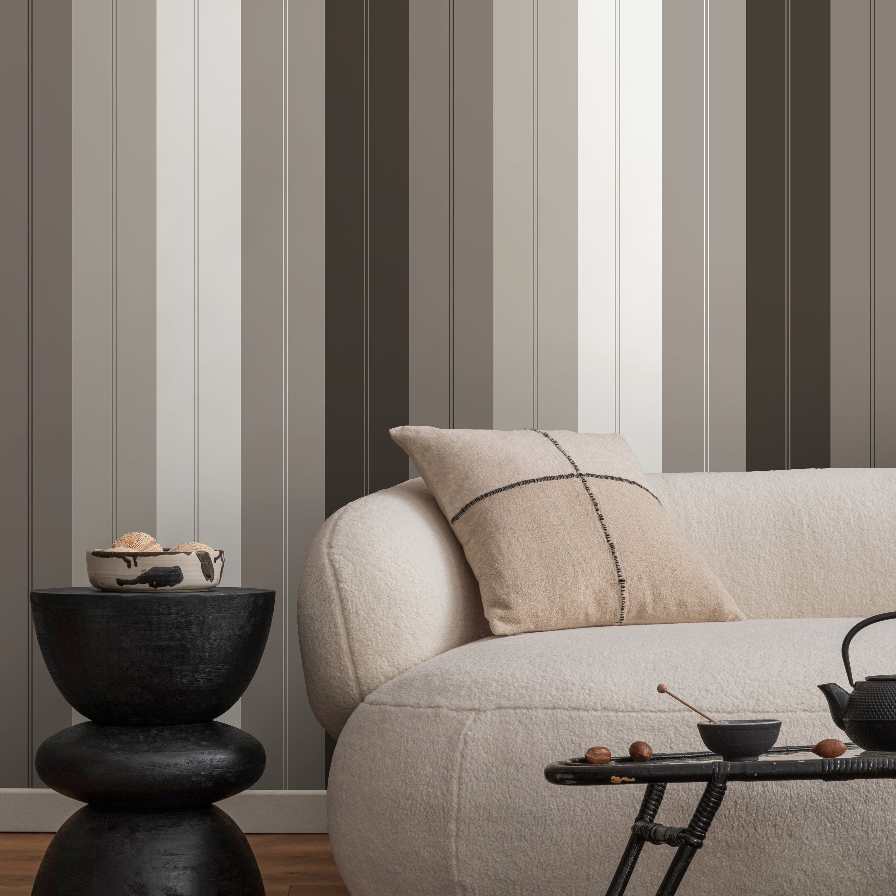 Striped Wallpaper With A Modern Vertical Motif In Brown, Taupe, And Beige - D807