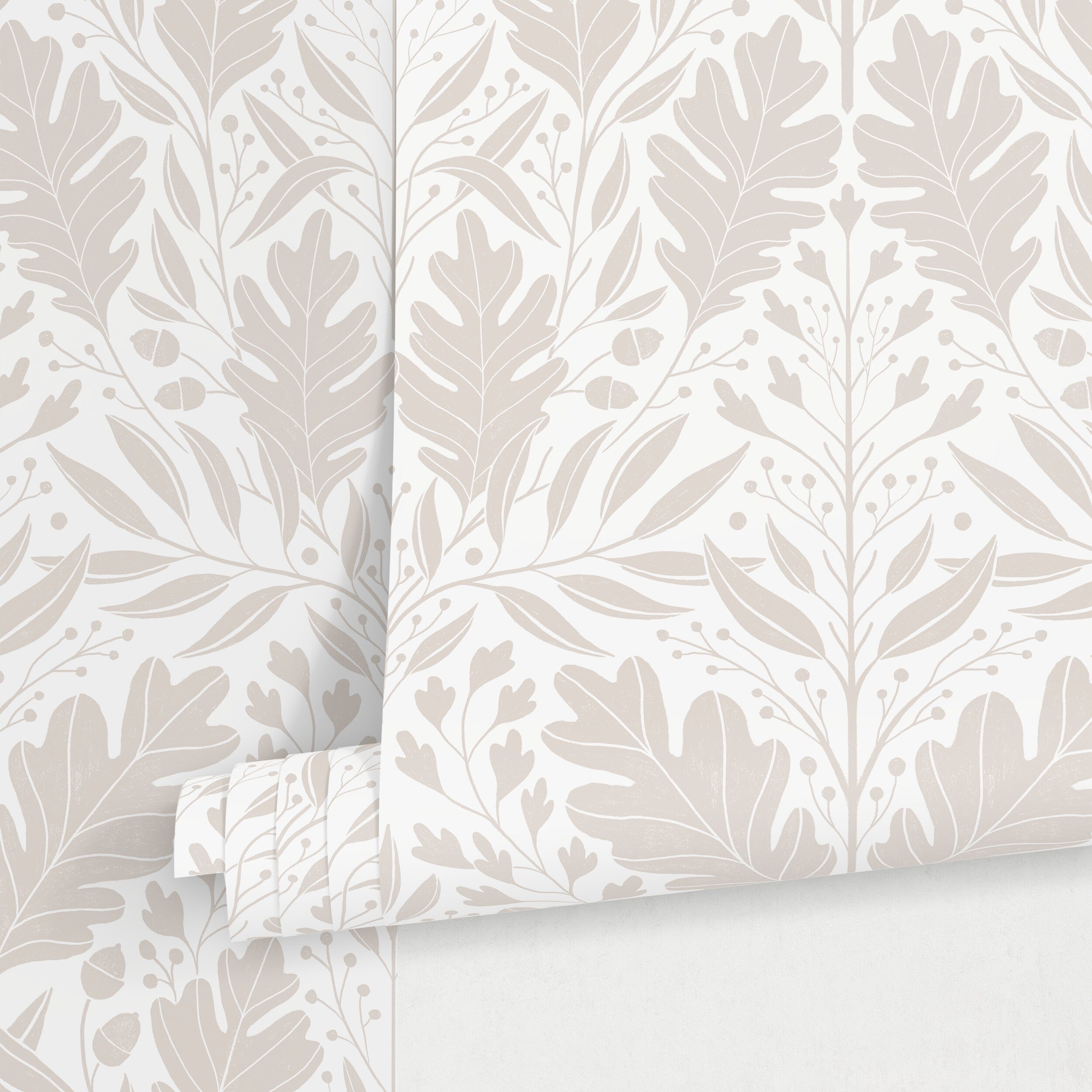 Botanical Wallpaper With A Symmetrical Oak Leaf Motif In Beige And White - X184