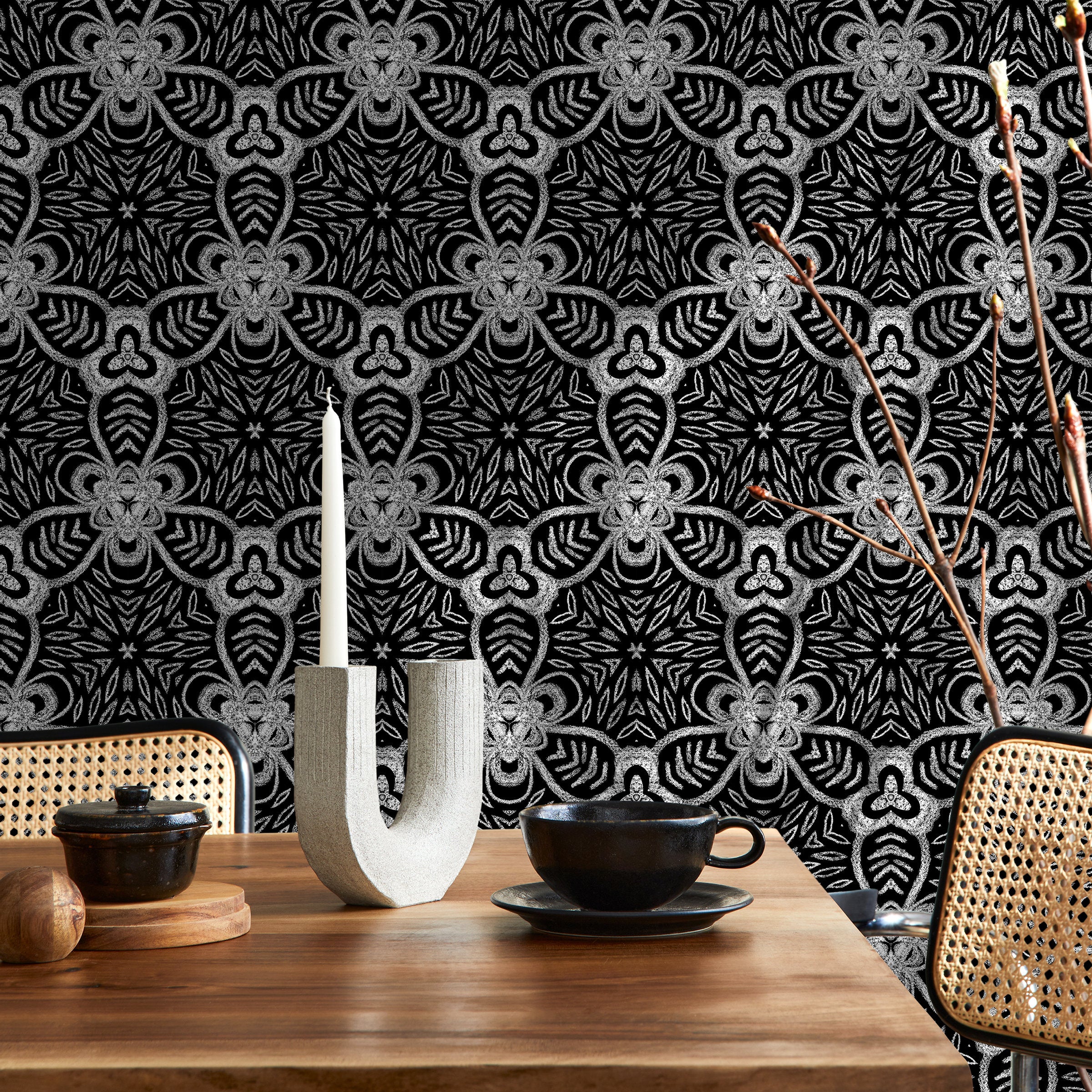 Geometric Wallpaper With An Intricate Medallion Motif In Black And White - X078