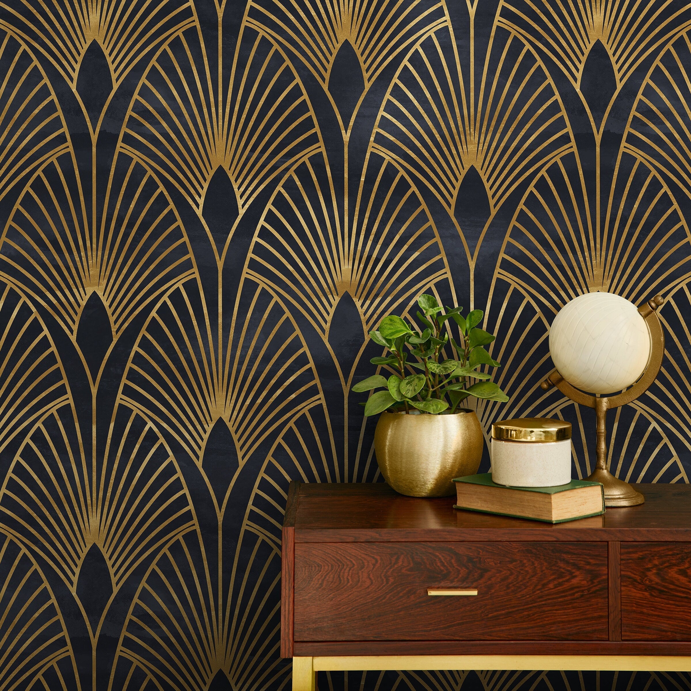 Art Deco Wallpaper With A Geometric Fan Motif In Black And Gold - A537