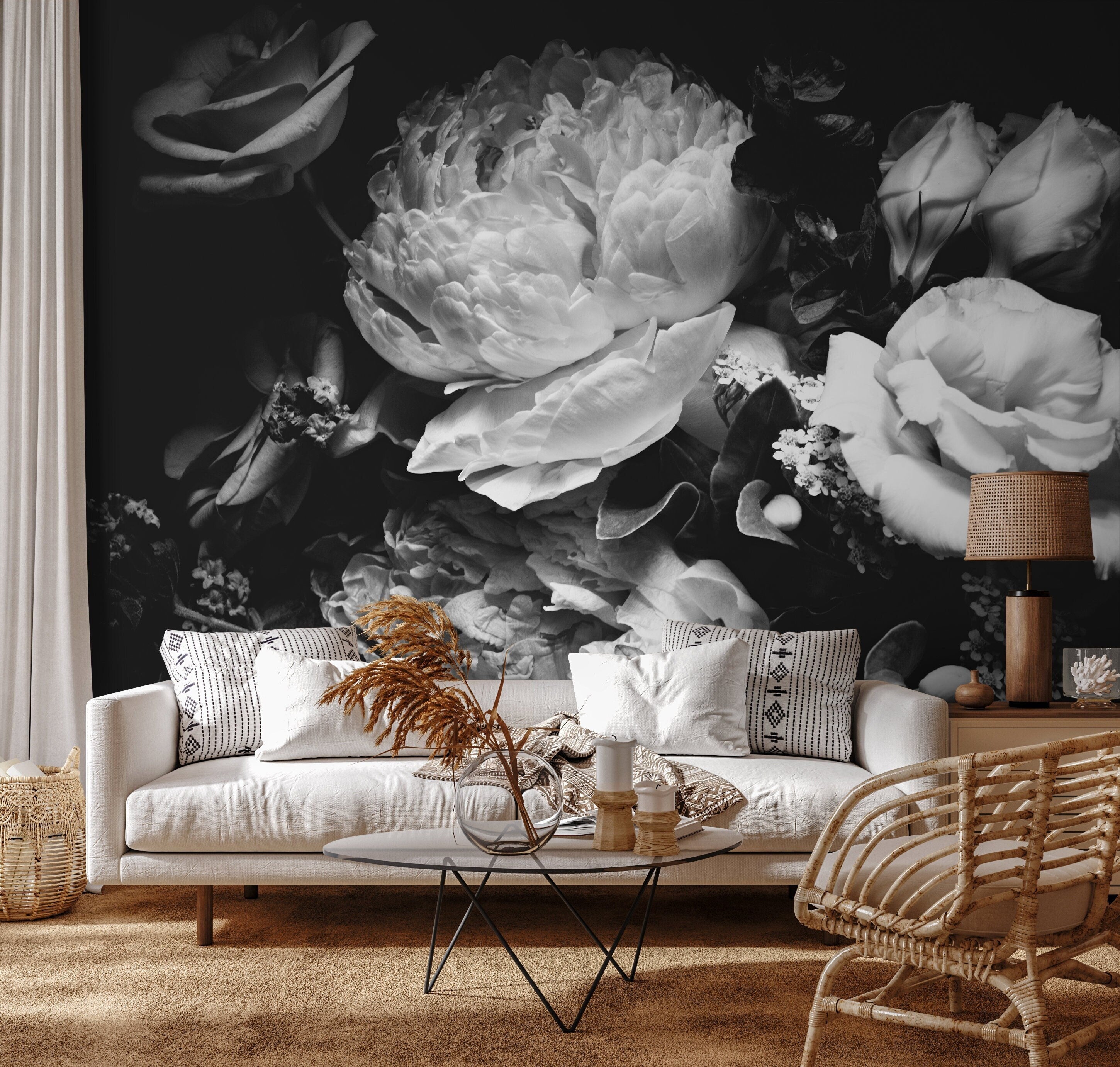 Floral Wallpaper With A Dramatic Peony Bouquet In Black And White - A557