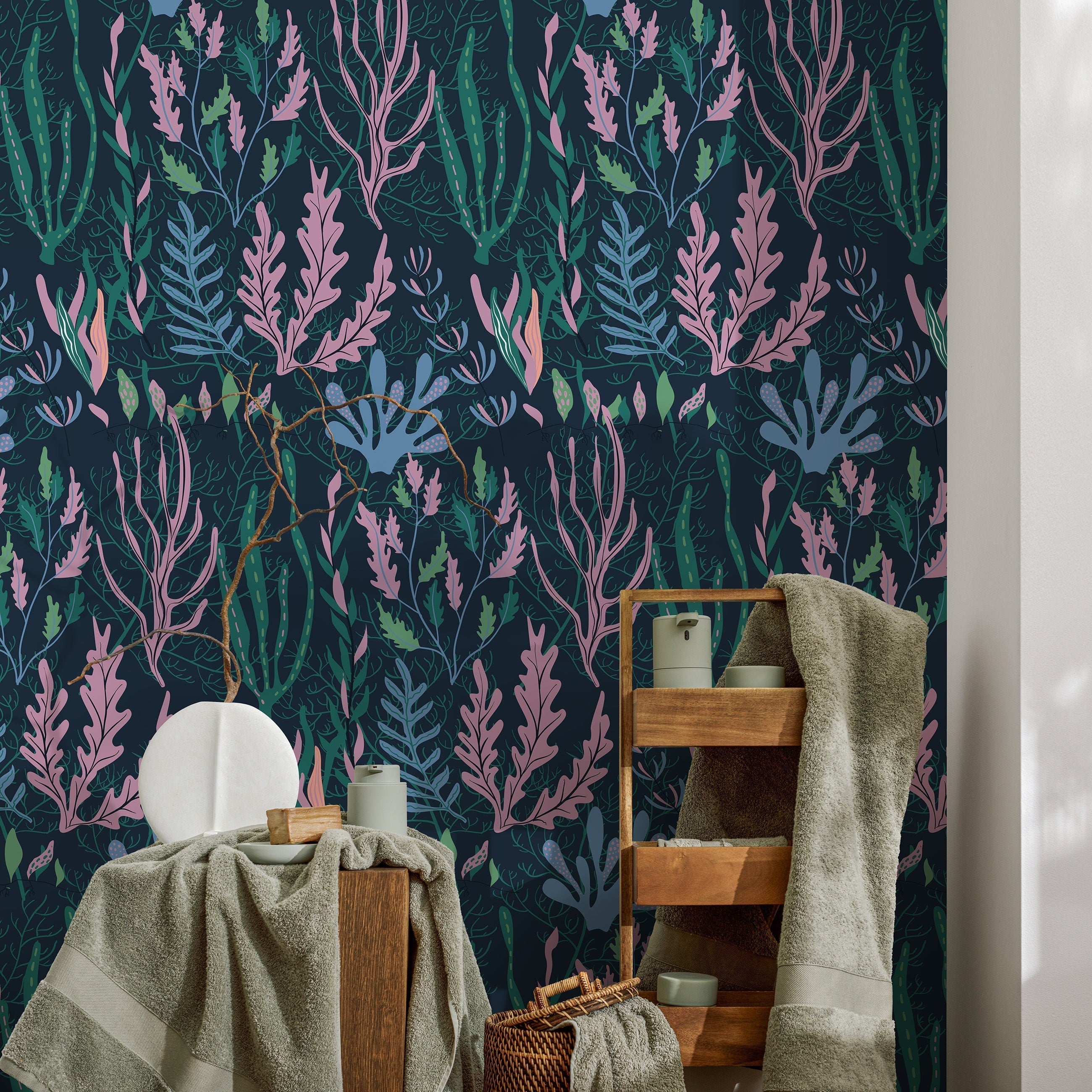 Coastal Wallpaper With A Stylized Seaweed Motif In Navy, Pink, And Green - A575