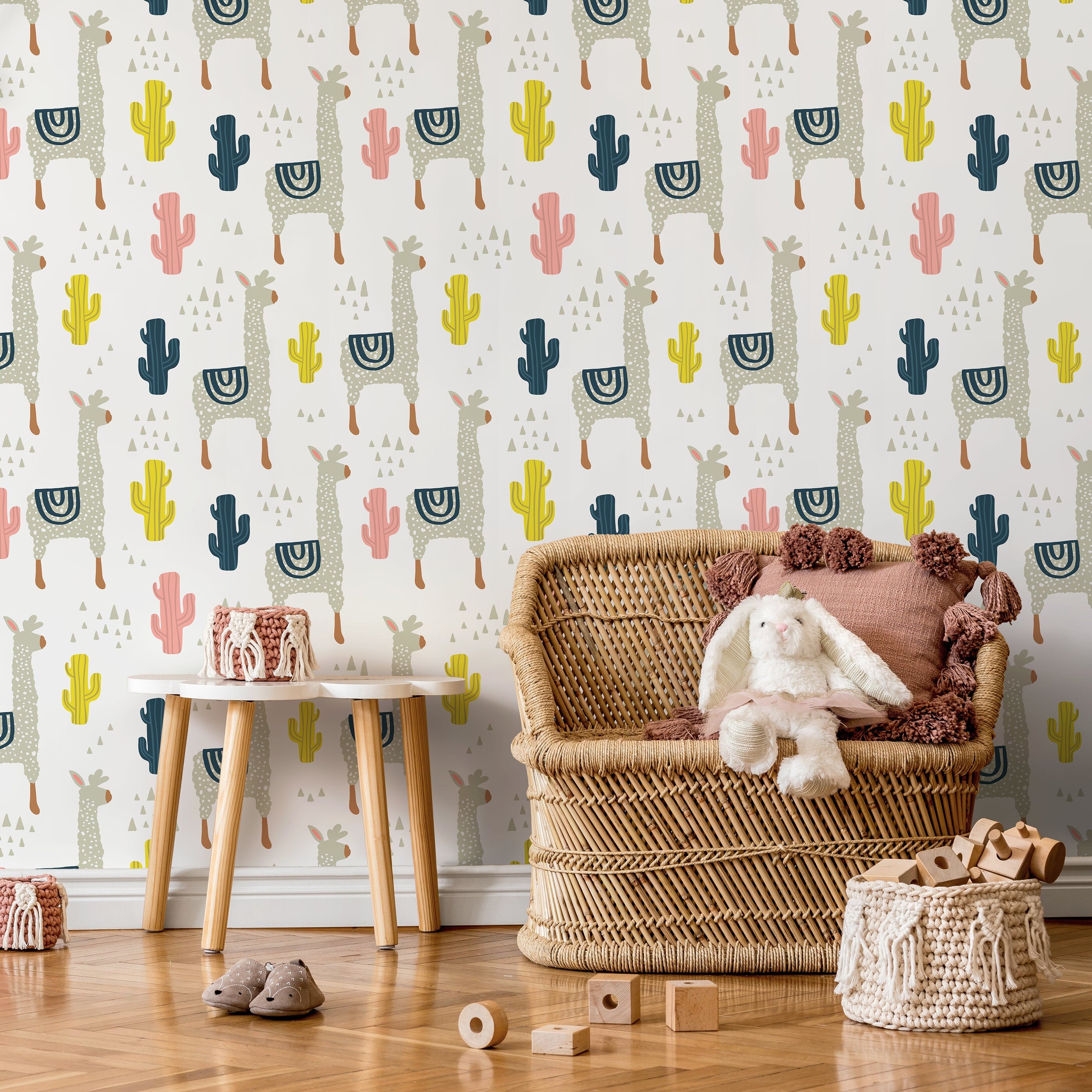 Nursery Wallpaper With Llamas And Cacti In Grey, Yellow, And Pink - A395