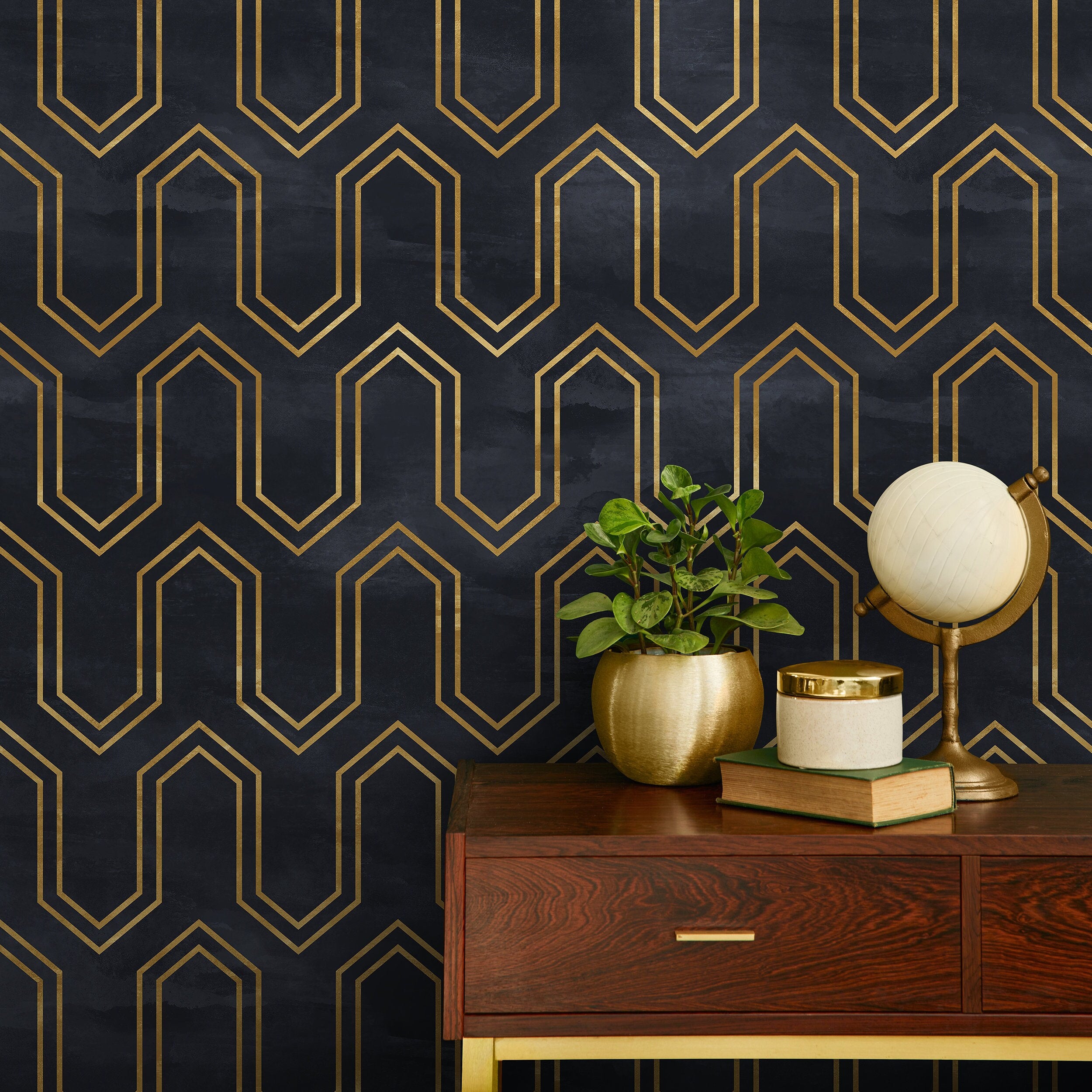 Art Deco Wallpaper With A Geometric Line Pattern In Black And Gold - A436