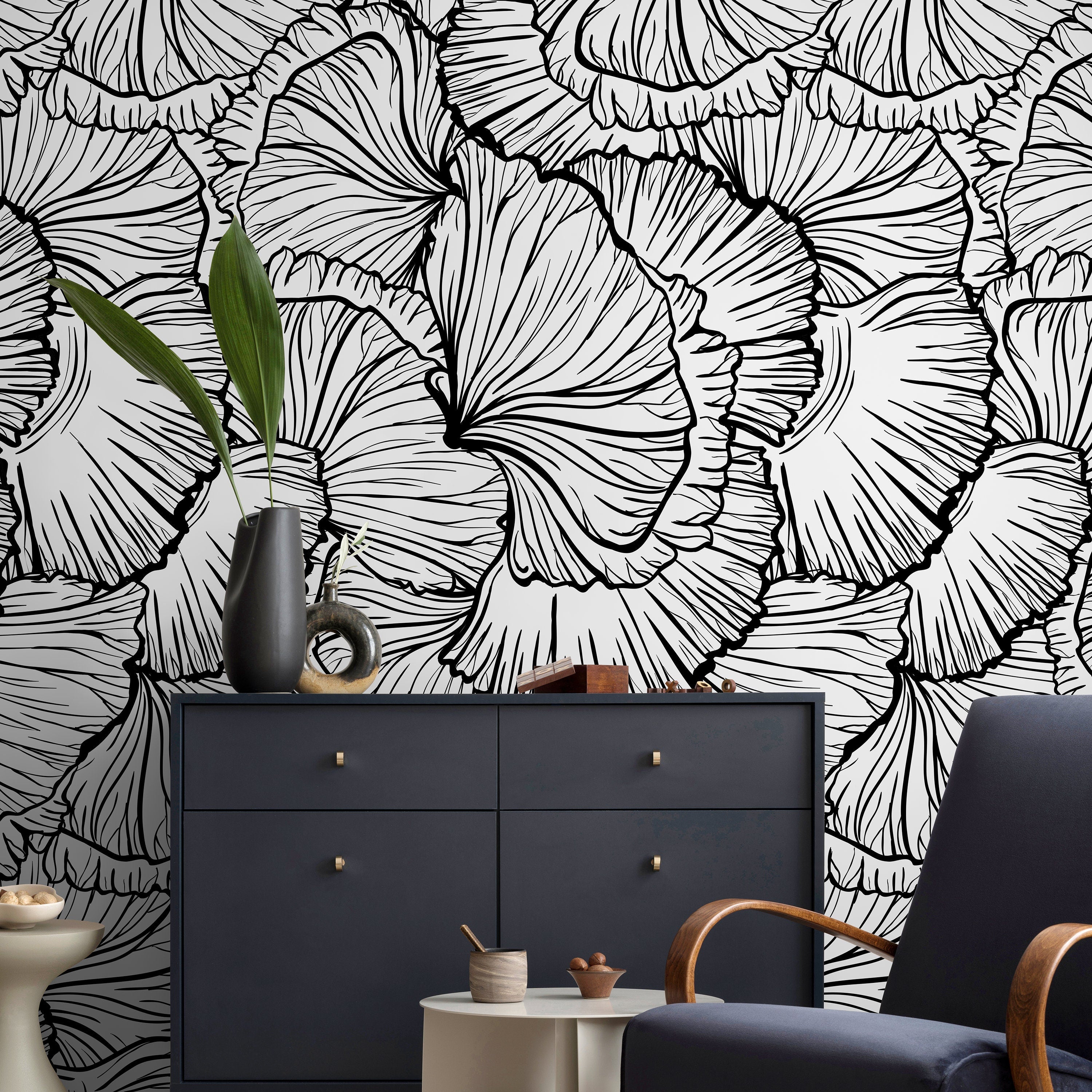 Abstract Wallpaper Featuring Large Graphic Leaves In Black And White - A524