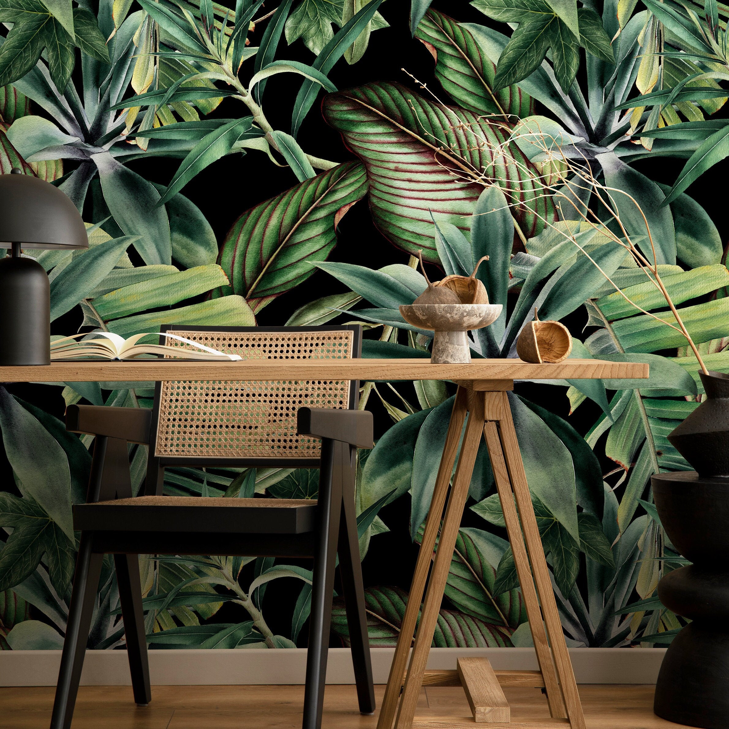 Tropical Wallpaper With A Lush Jungle Leaf Motif In Green And Black - A528