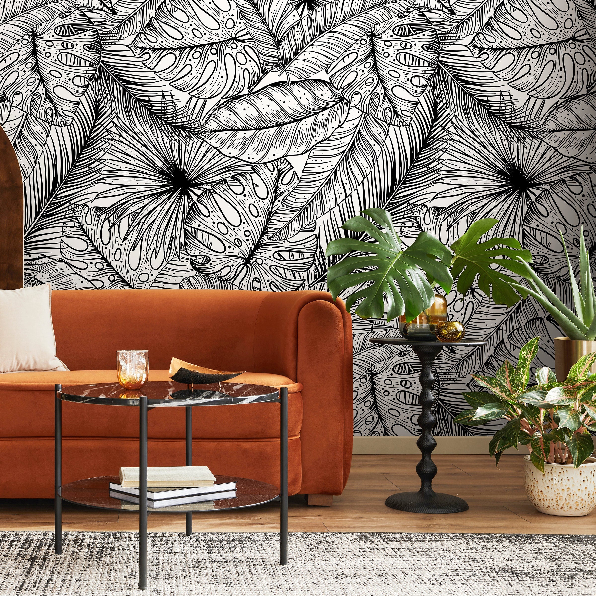 Tropical Wallpaper With An Intricate Line Art Leaf Motif In Black And White - A535