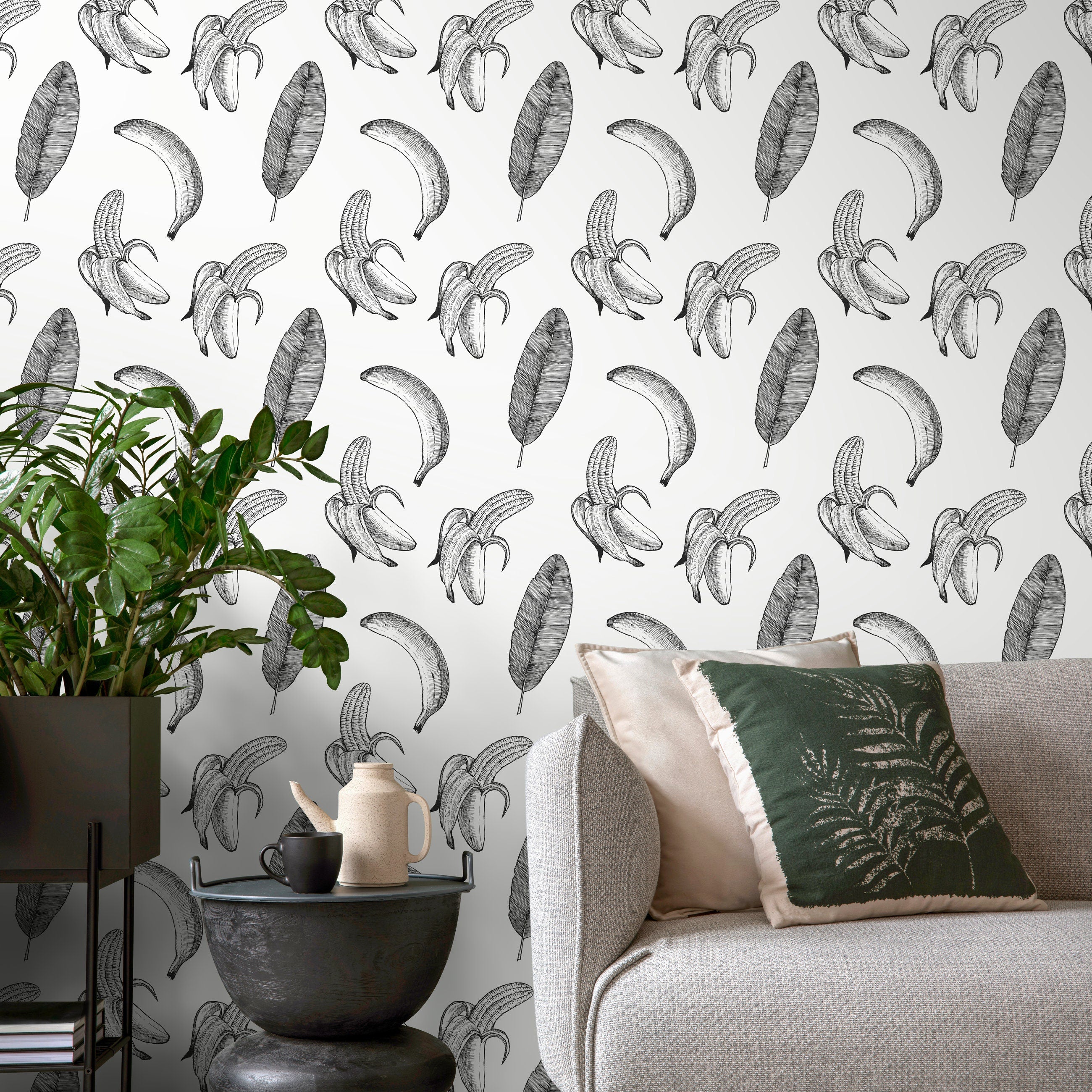 Botanical Wallpaper With A Hand-drawn Banana Motif In Black And White - D986