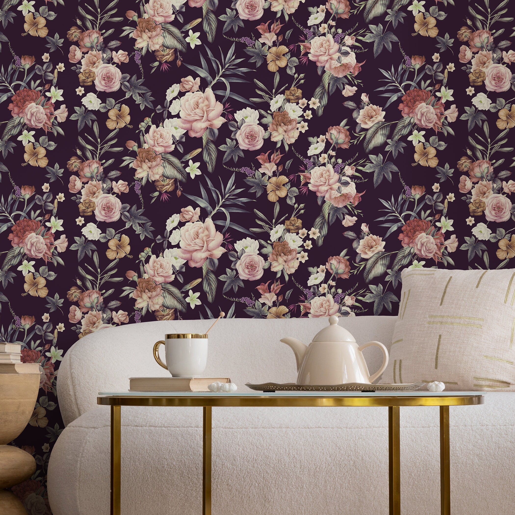 Floral Wallpaper With A Vintage Bouquet In Plum, Pink, And Cream - A037