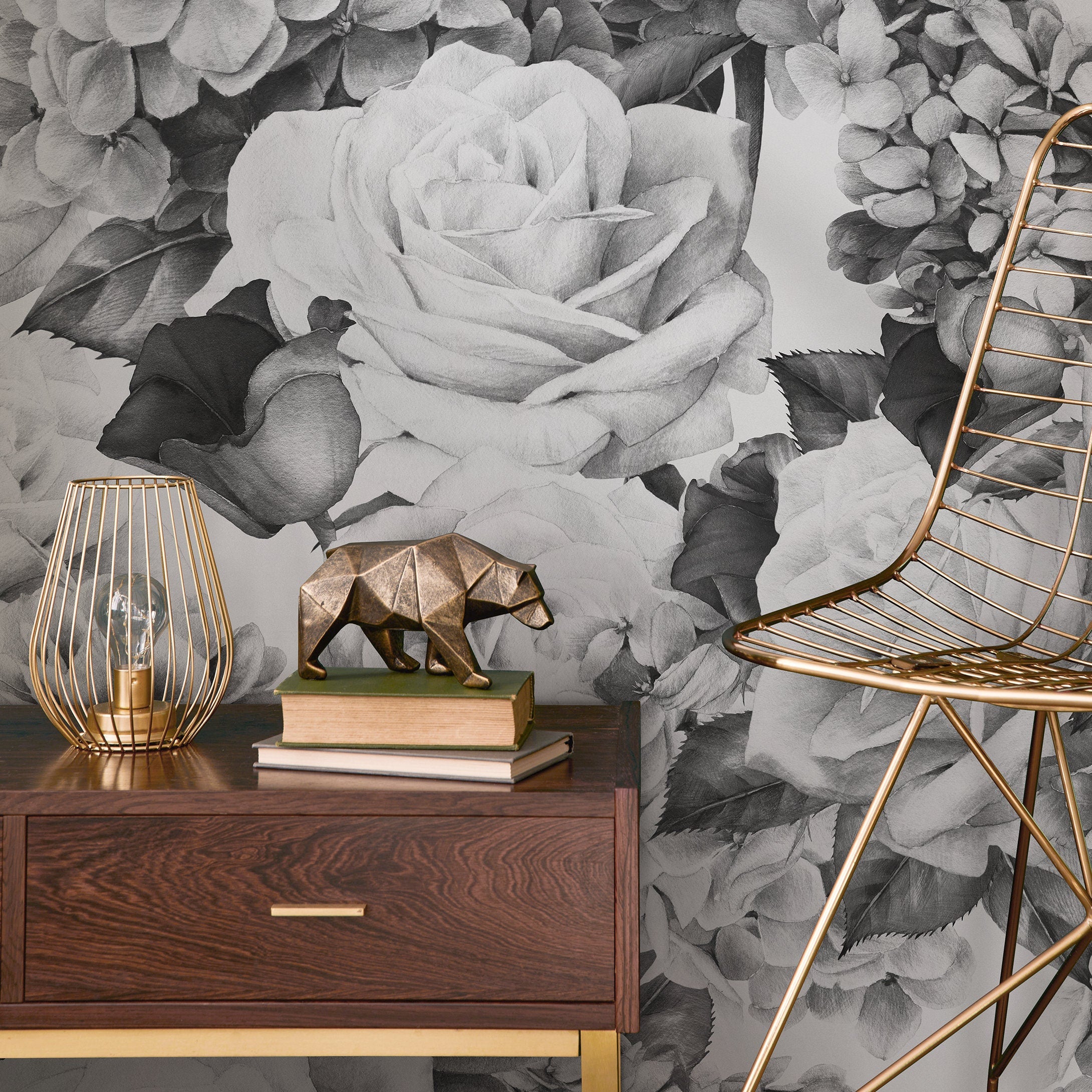 Vintage Floral Wallpaper With Large Roses In Black And White - A240