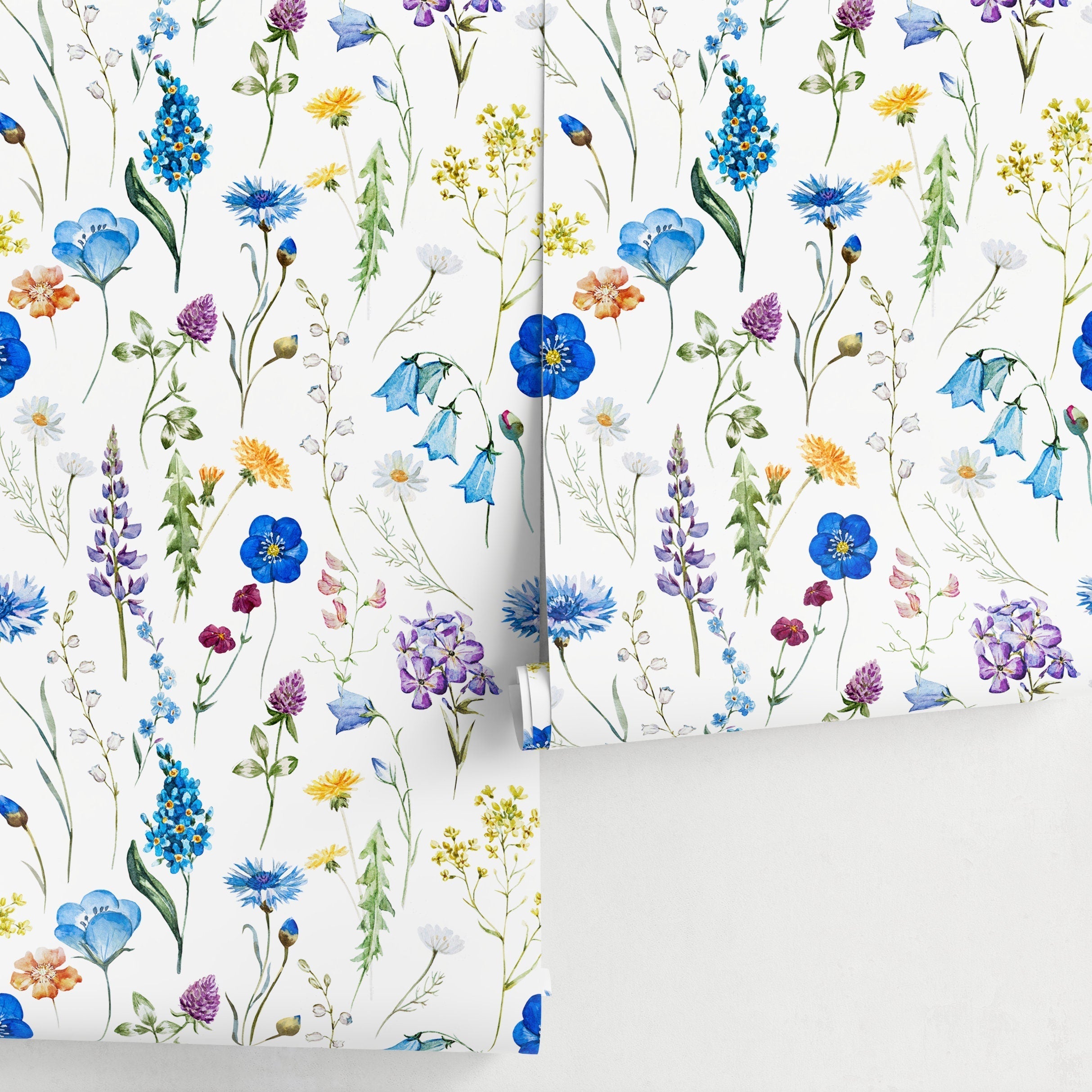 Floral Wallpaper With Watercolor Wildflowers In Blue, Purple, And Yellow - A694