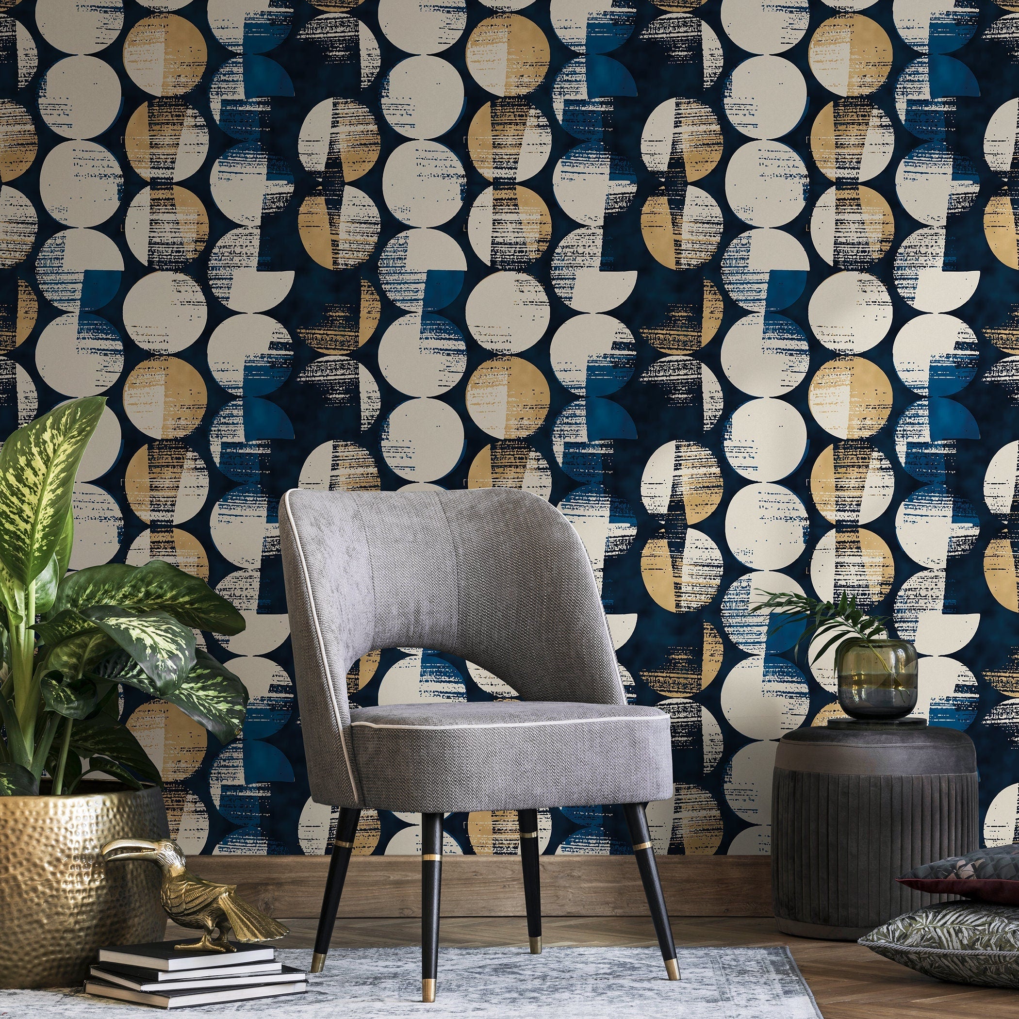 Geometric Wallpaper With Distressed Circle Motifs In Blue, Gold, And Beige - A807