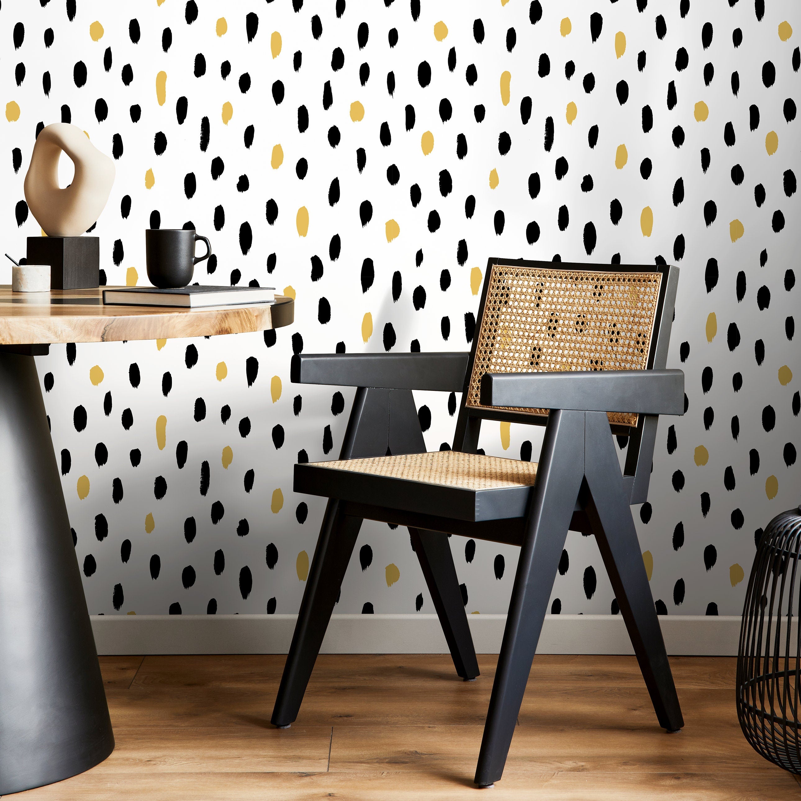 Abstract Wallpaper With Irregular Brush Strokes In Black And Yellow - A059