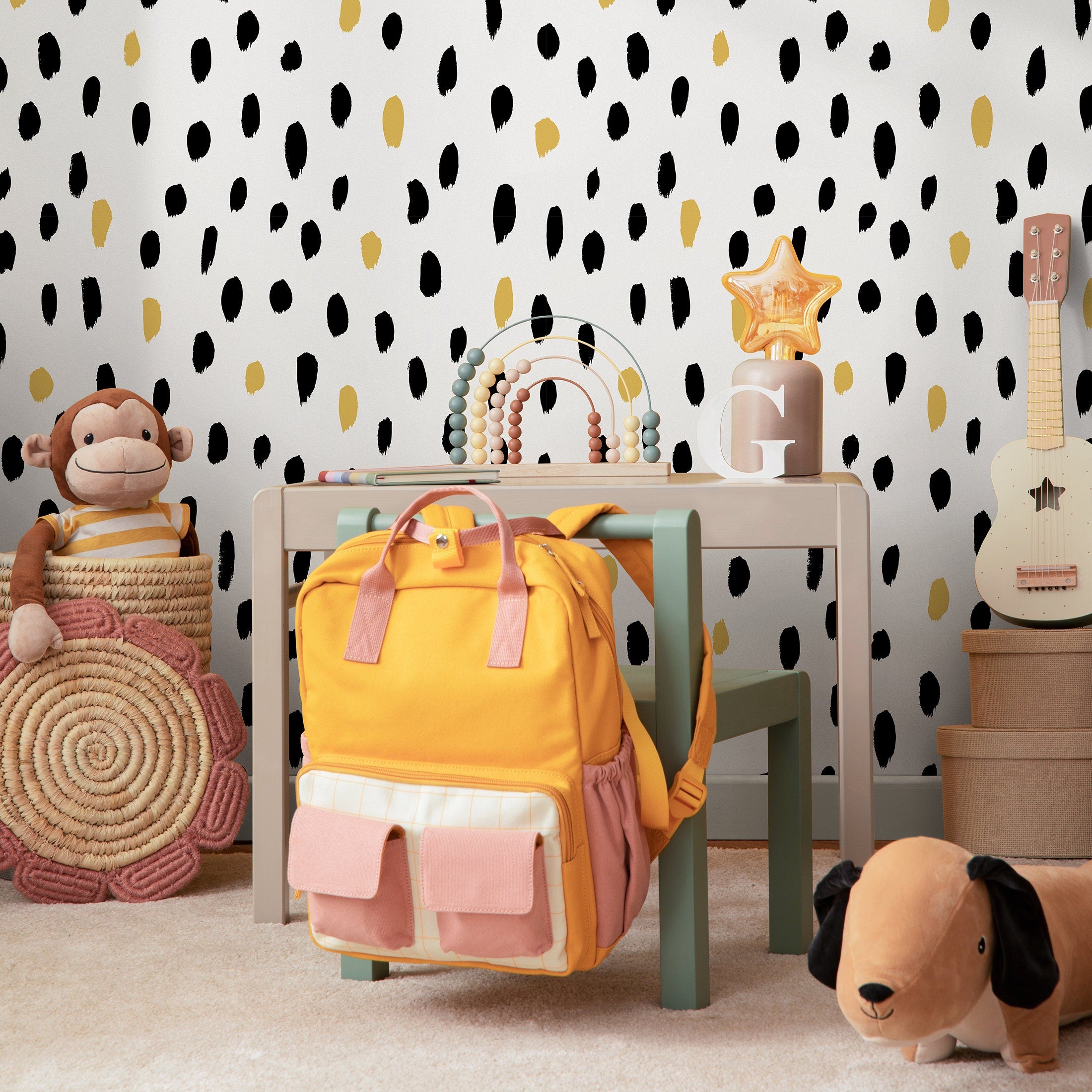 Abstract Wallpaper With Irregular Brush Strokes In Black And Yellow - A059