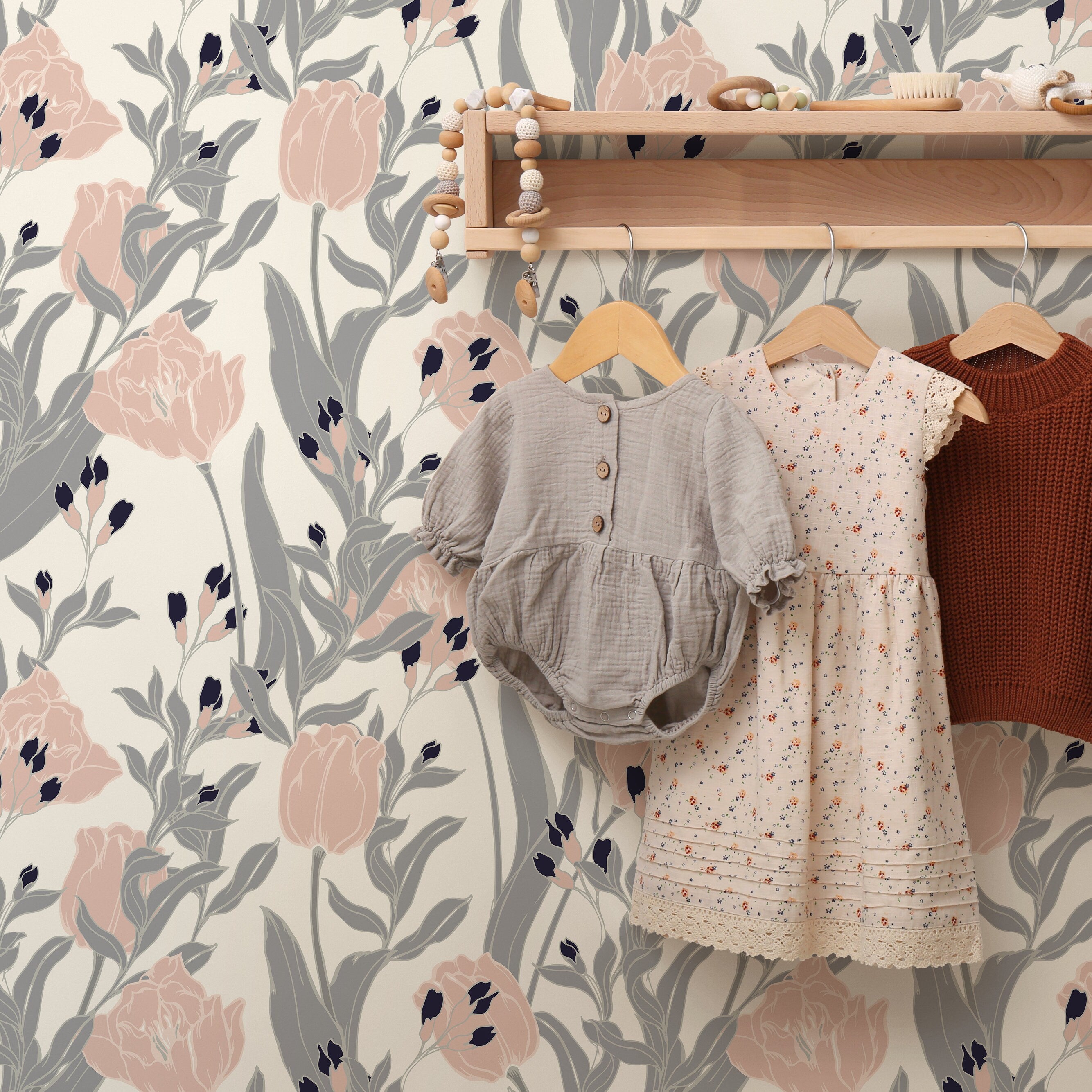 Floral Wallpaper Featuring Stylized Tulips In Pink, Grey, And Blue - A829