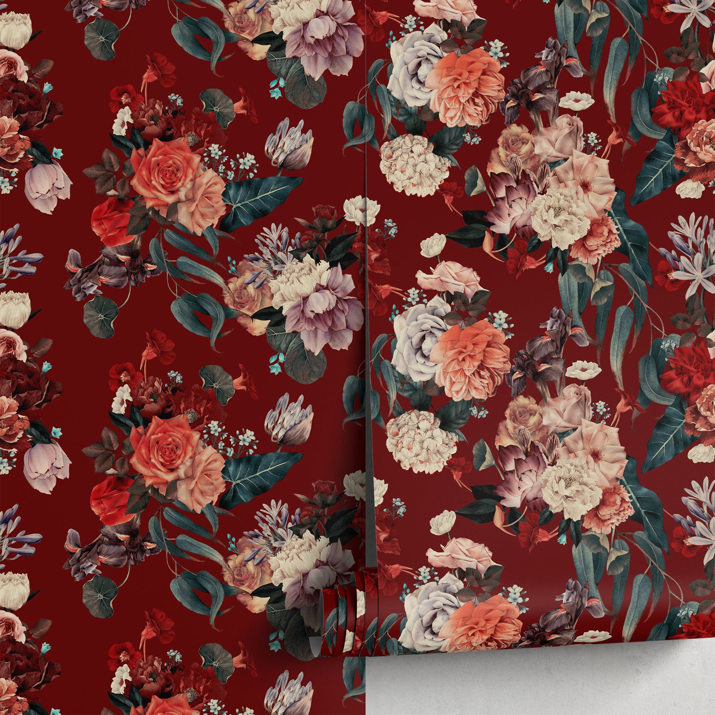 Floral Wallpaper With A Vintage Bouquet In Red, Cream, And Pink - A848