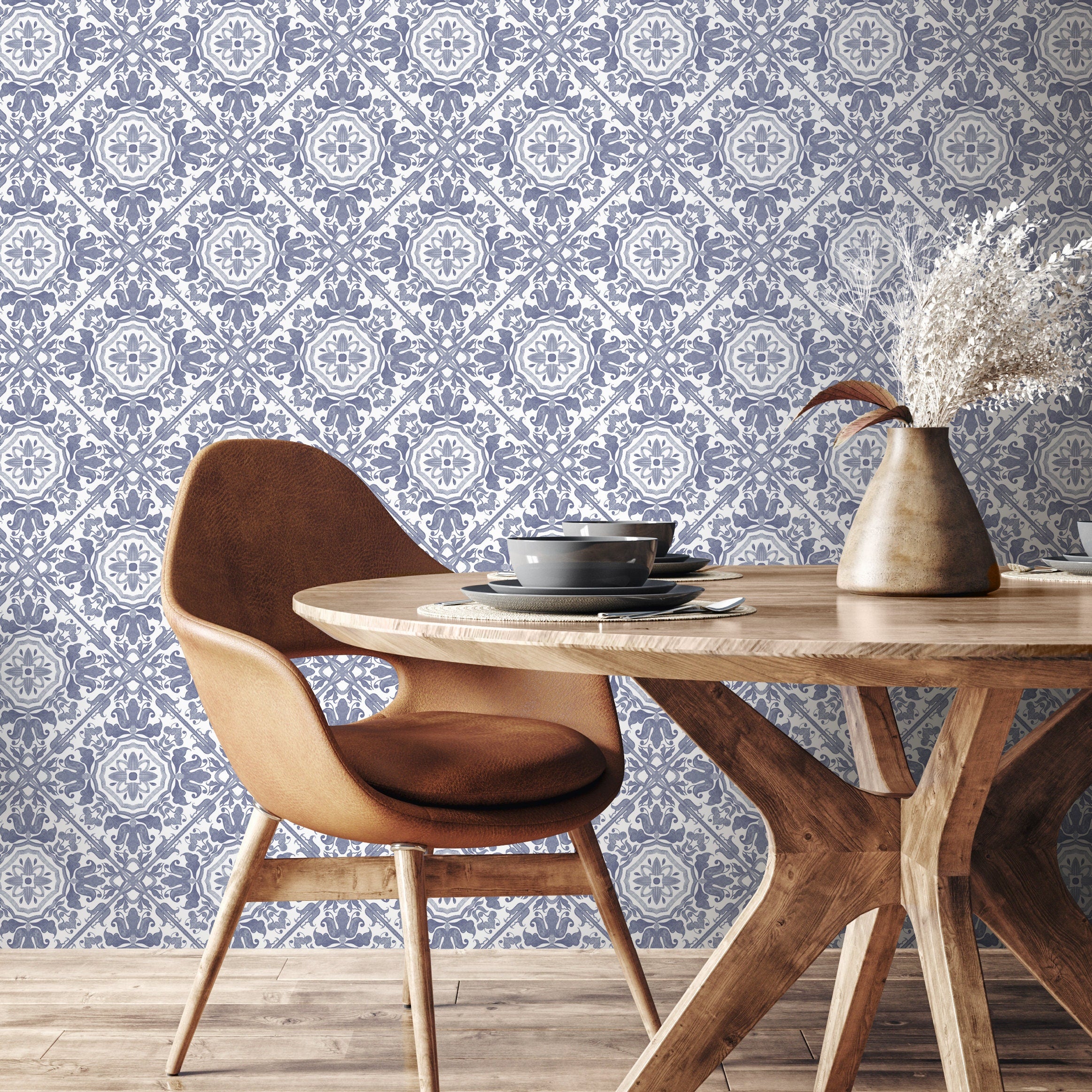 Tile Wallpaper With A Vintage Floral Medallion Motif In Blue And White - A110