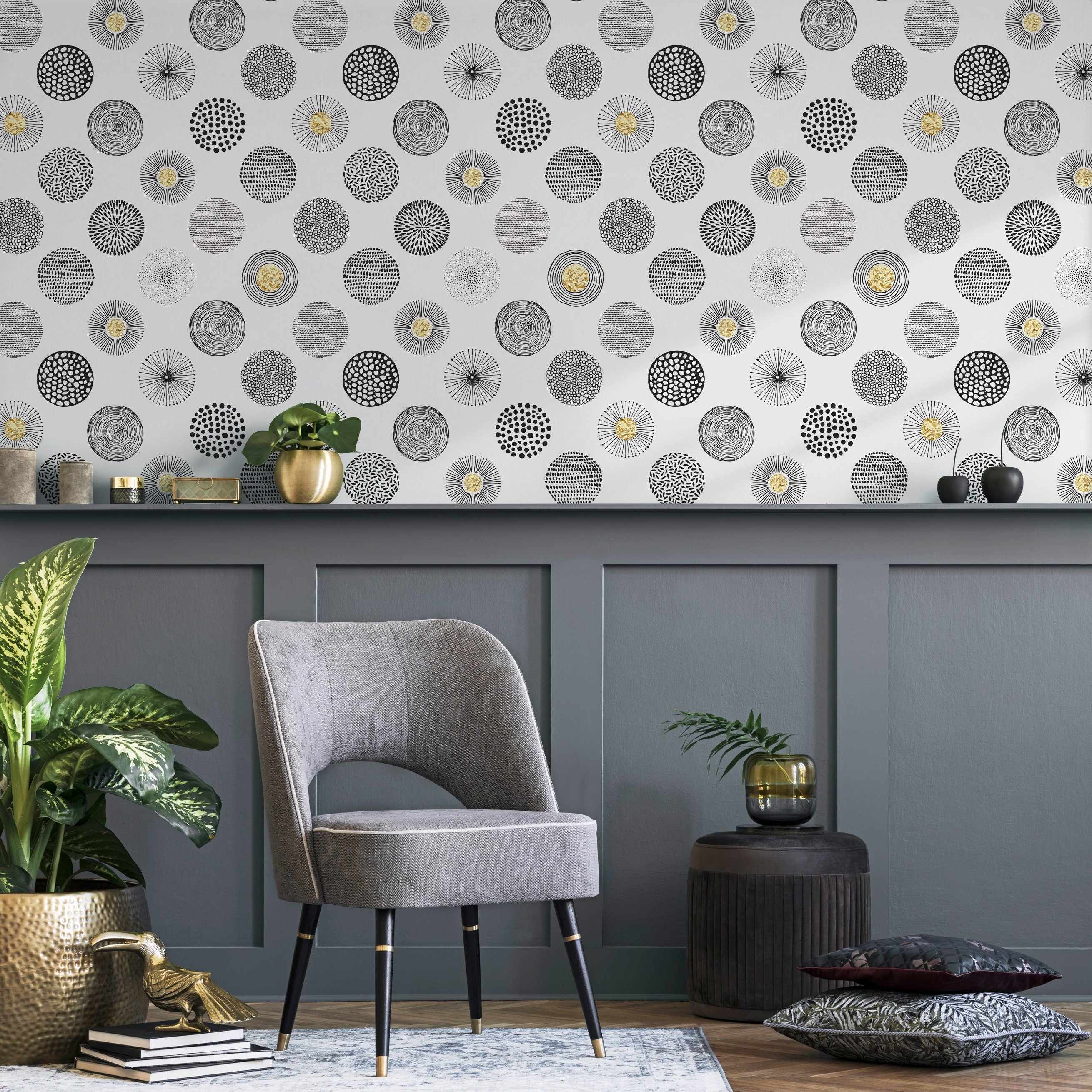 Geometric Wallpaper With Hand-drawn Circles In Black And Gold - A029