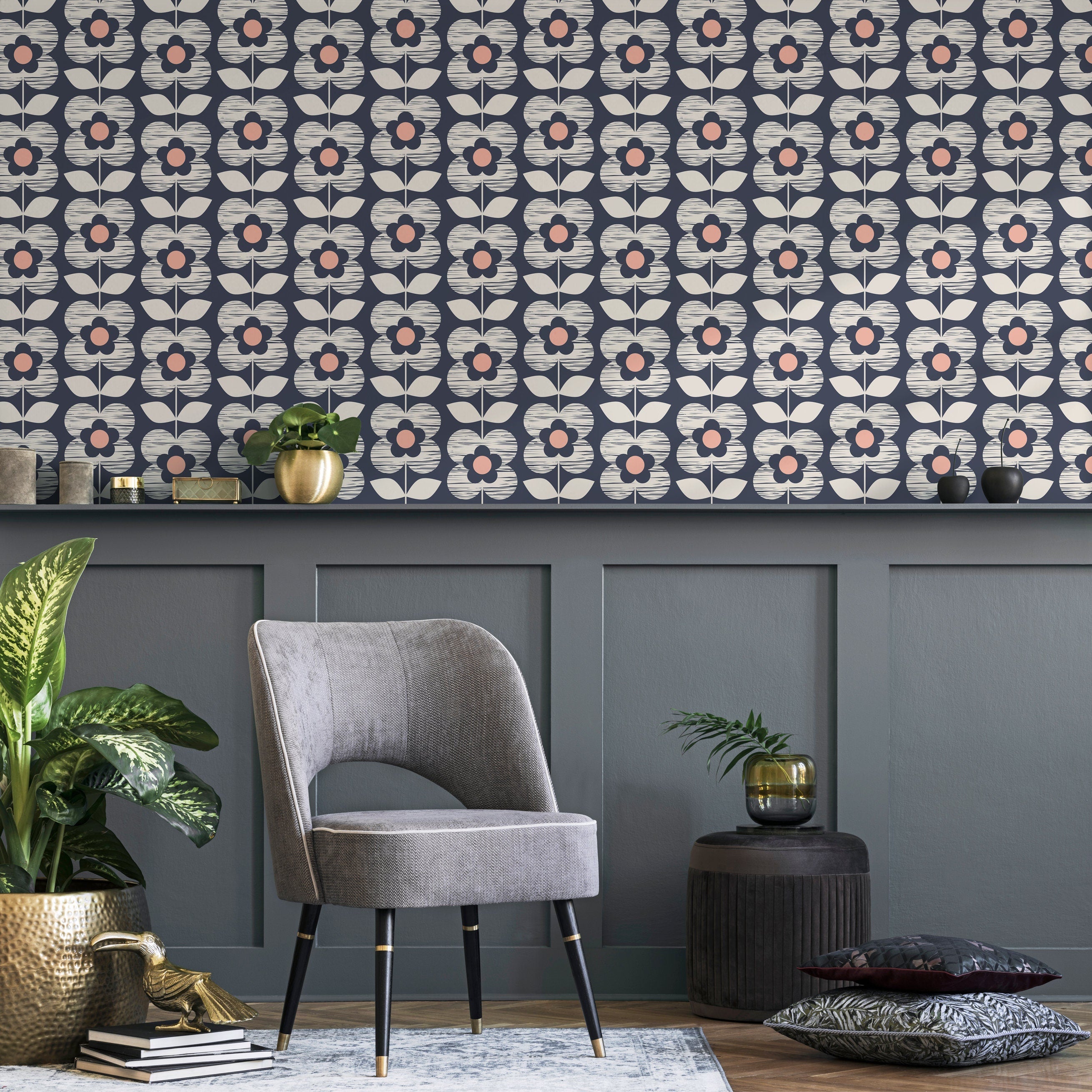 Scandinavian Wallpaper With A Retro Floral Motif In Navy, Beige, And Pink - A704