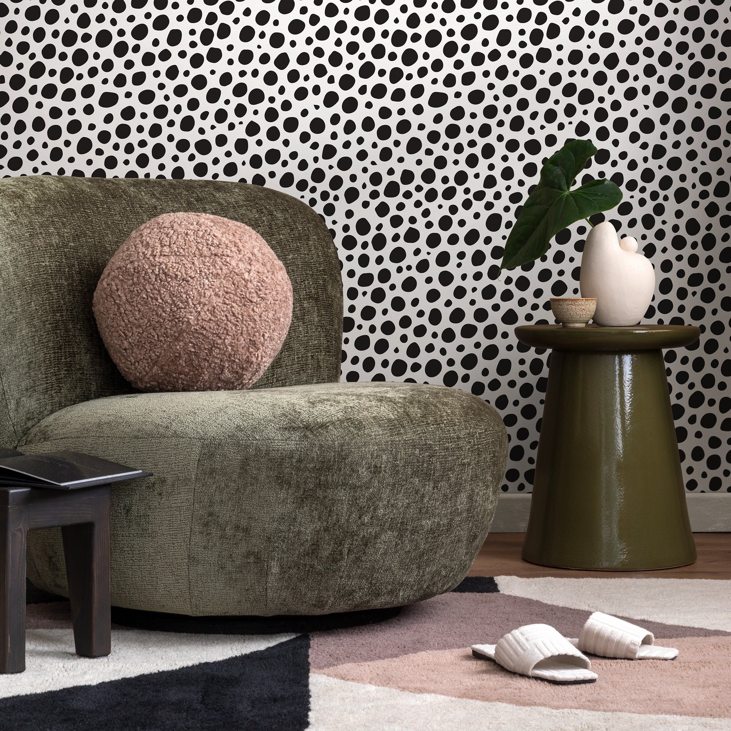 Animal Print Wallpaper With An Abstract Dalmatian Motif In Black And White - A641